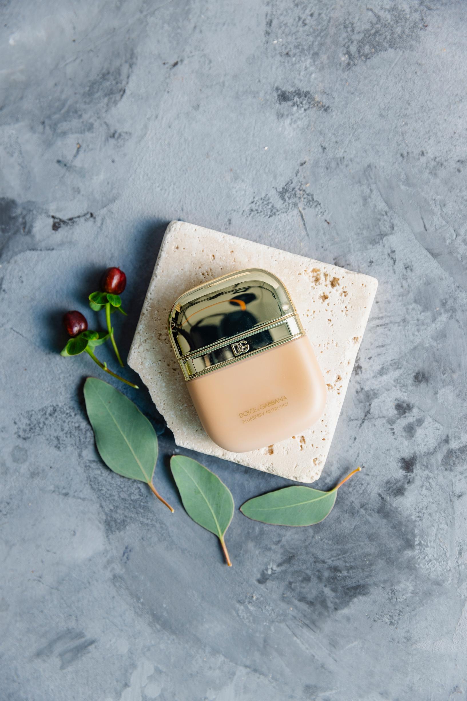 Docle & Gabbana Blueberry Nutri-Tint, sävy 12N Light Medium, 57,50 e.