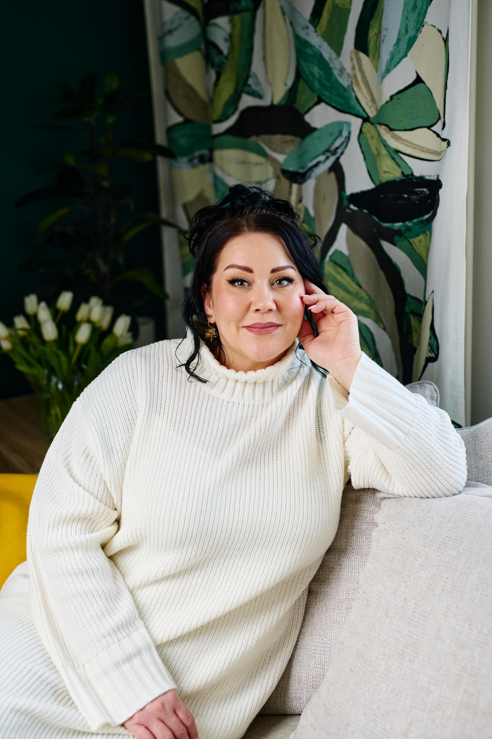 ”Tiedän, ettei uravaihdos tule olemaan helppoa. Onneksi olen ihmisenä sellainen, joka nauttii haasteista”, Niina Haikara sanoo.