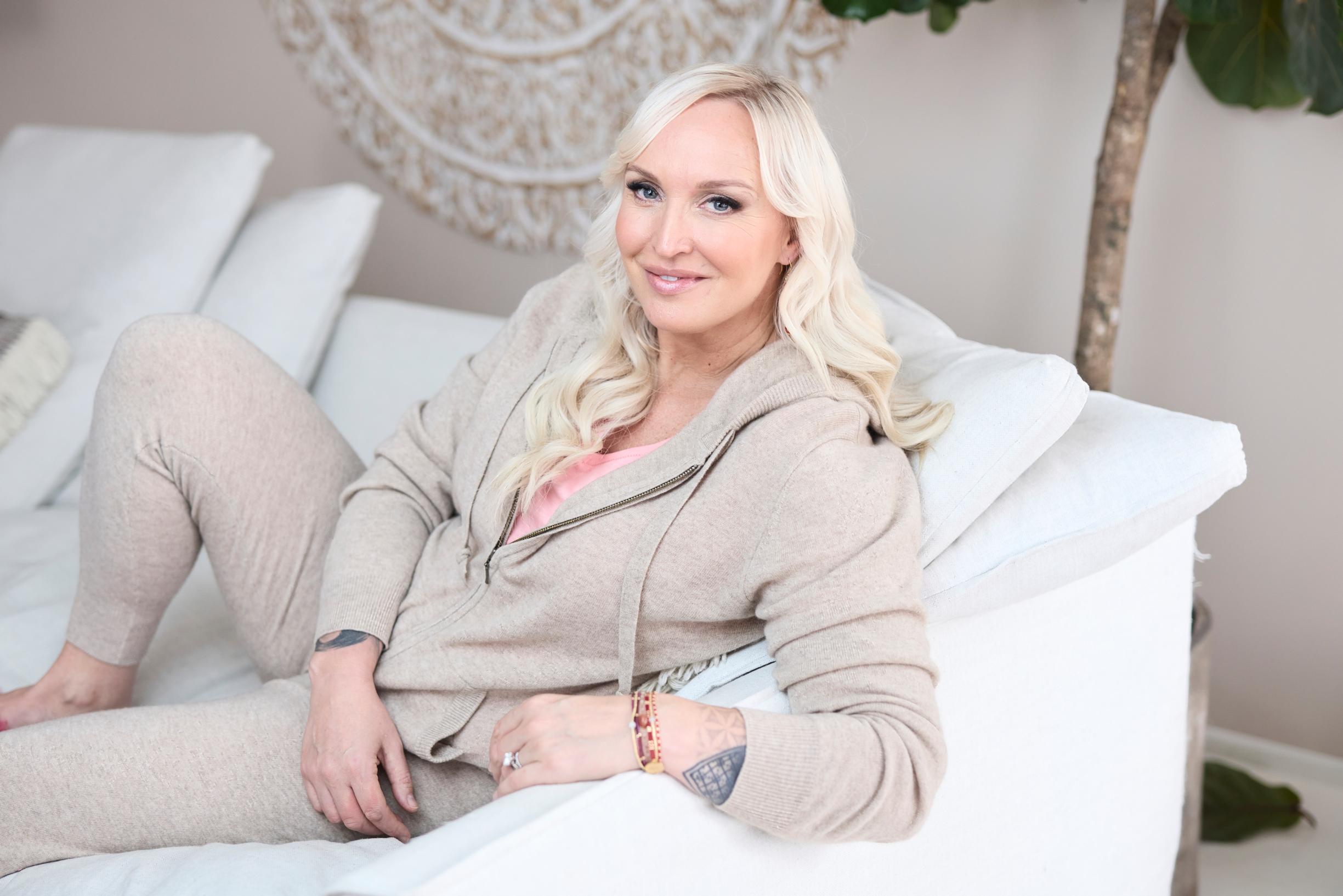 Jutta ja hänen puolisonsa Juha Larm viettävät syksyllä viisivuotishääpäivää.