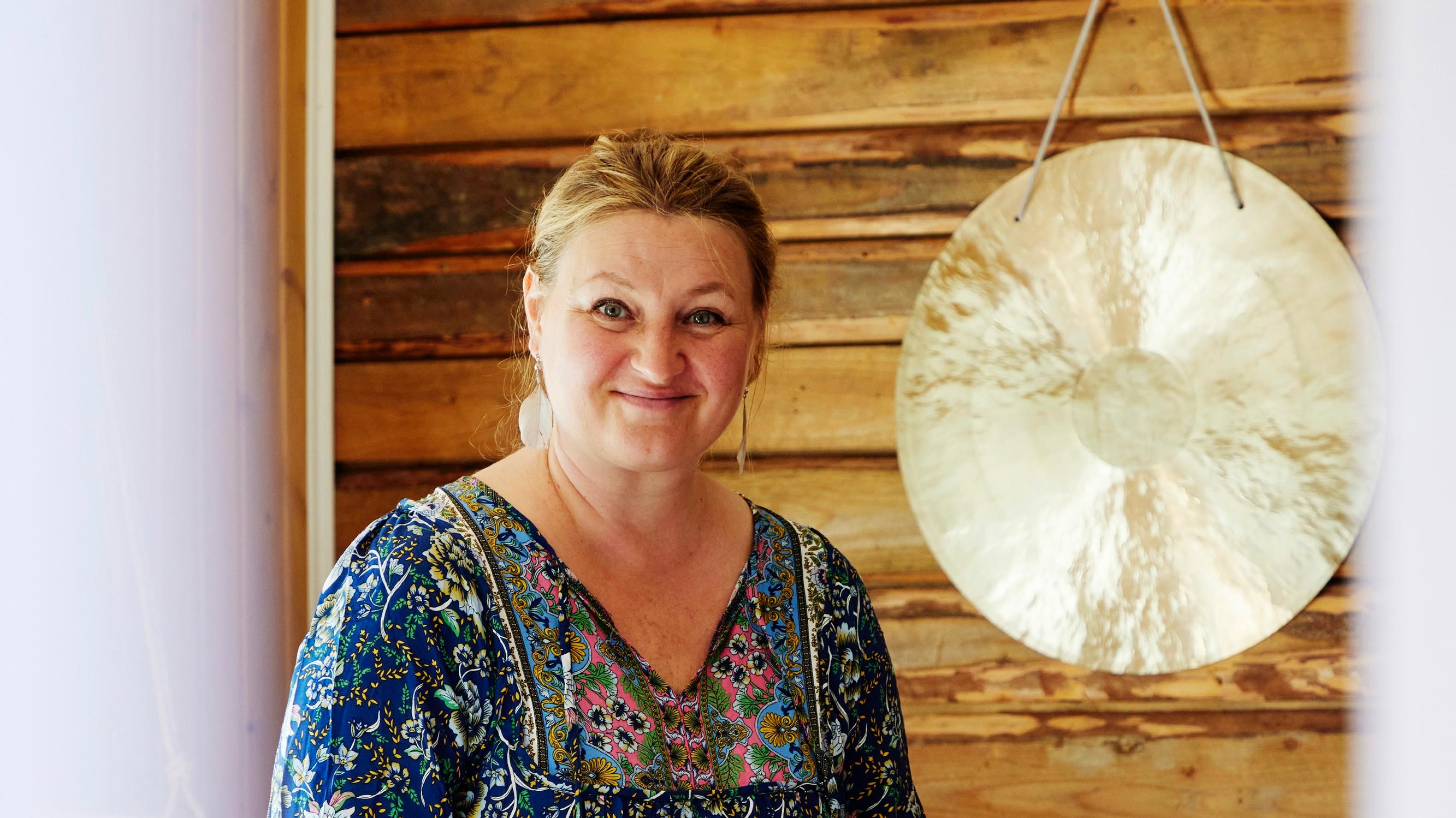 Ria Kataja löysi uusperheelleen unelmien kodin maalaisidyllistä – muutto 200-neliöiseen taloon ei ollut Panu-puolisolle itsestäänselvyys