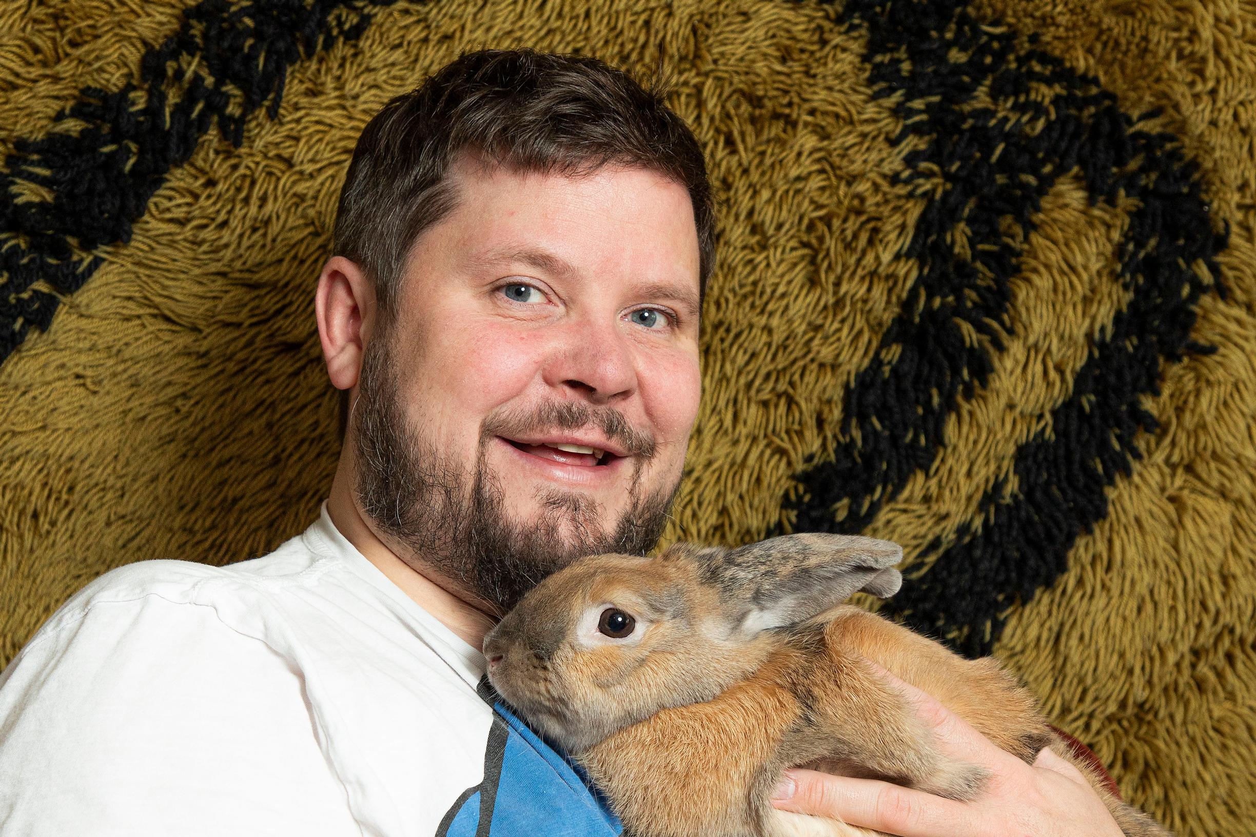 Janne Kataja: ”Kanien touhuja katsellessa saa nauraa päivittäin”