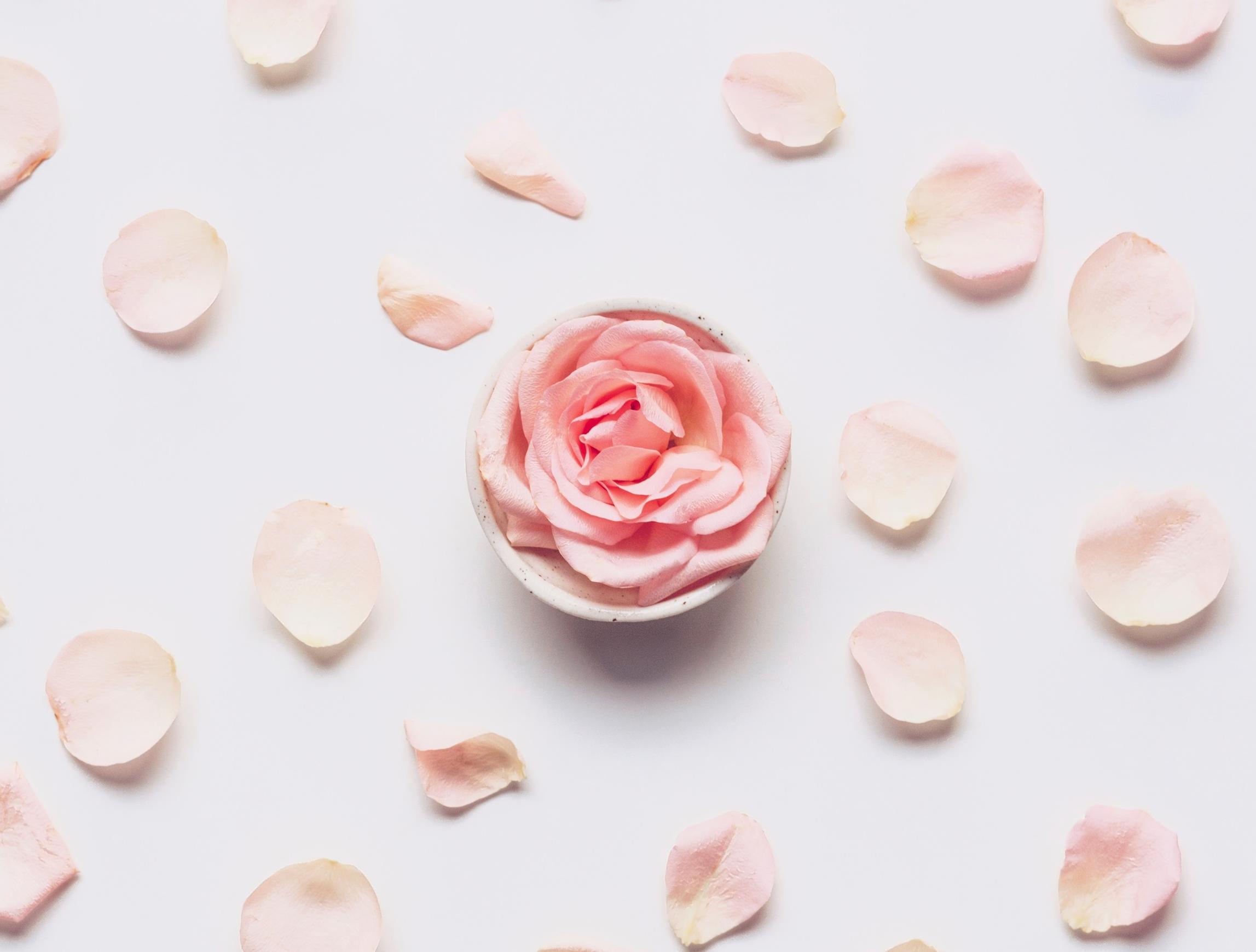 Akne, ruusufinni vai suunympärysihottuma? Sitkeä, aikuisiällä puhkeava ihottuma voikin olla hankala ihosairaus