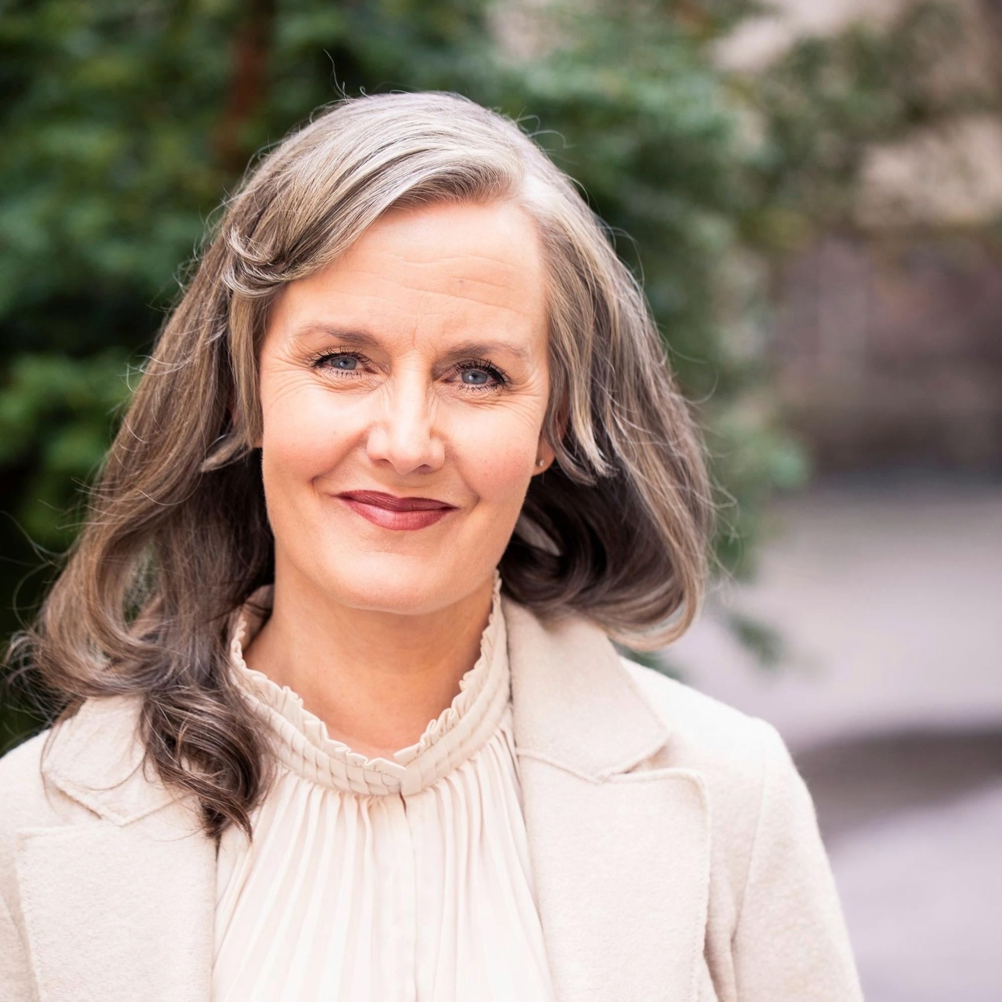 Eika Eklund-Mikola lähikuvassa