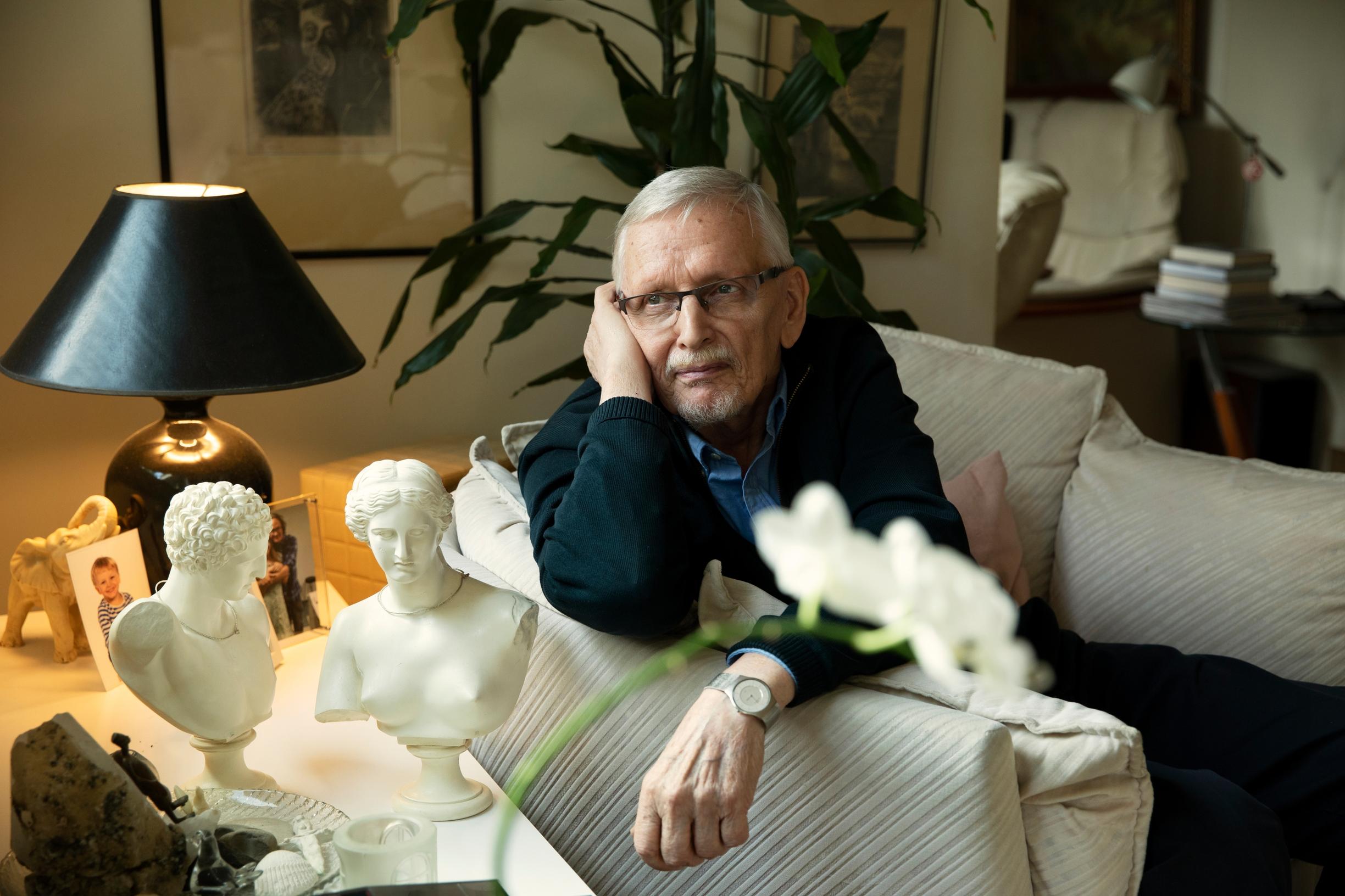 Hannu on onnellisimmillaan, kun saa nähdä jälkikasvuaan. Poikia on kaksi ja lastenlapsia kolme. Nuorimmainen on nelivuotias.