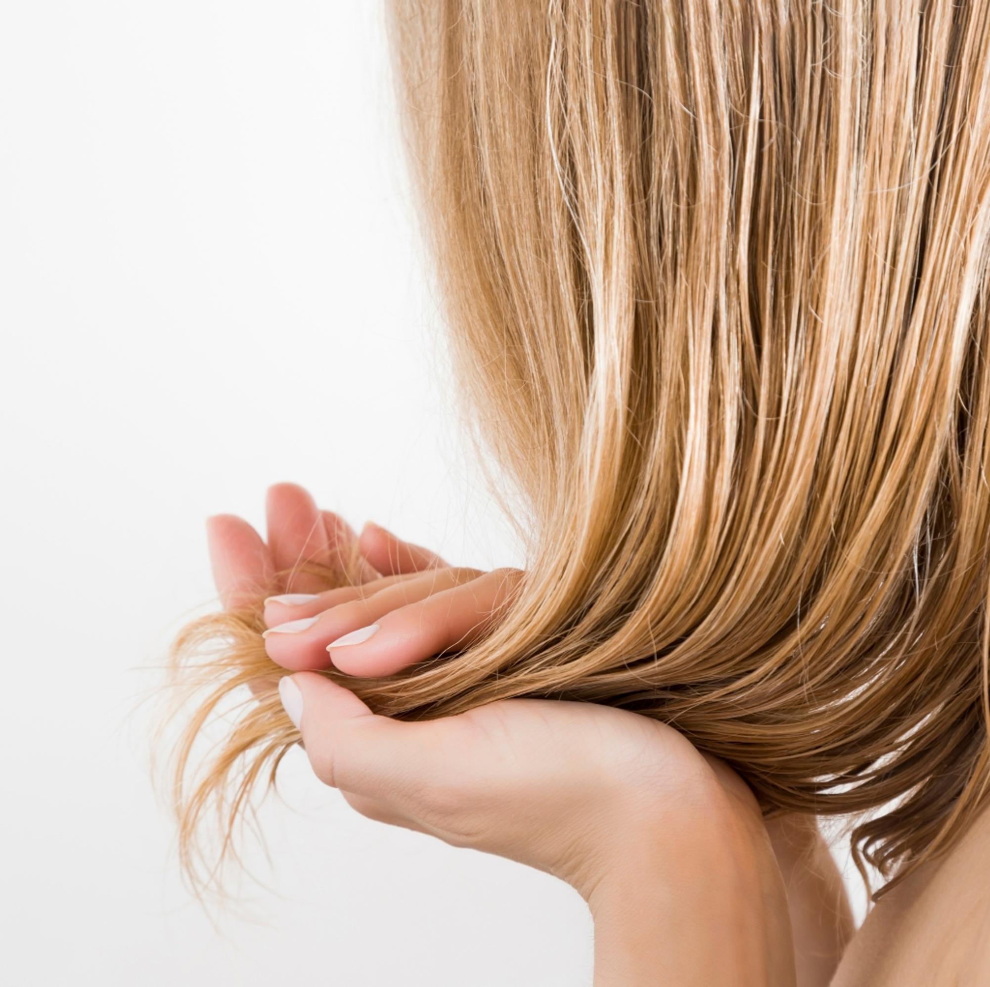 Kuuluuko kammatessa rits ja räts? Asiantuntija neuvoo, miten palautat ohueen ja katkeilevaan tukkaan elinvoiman