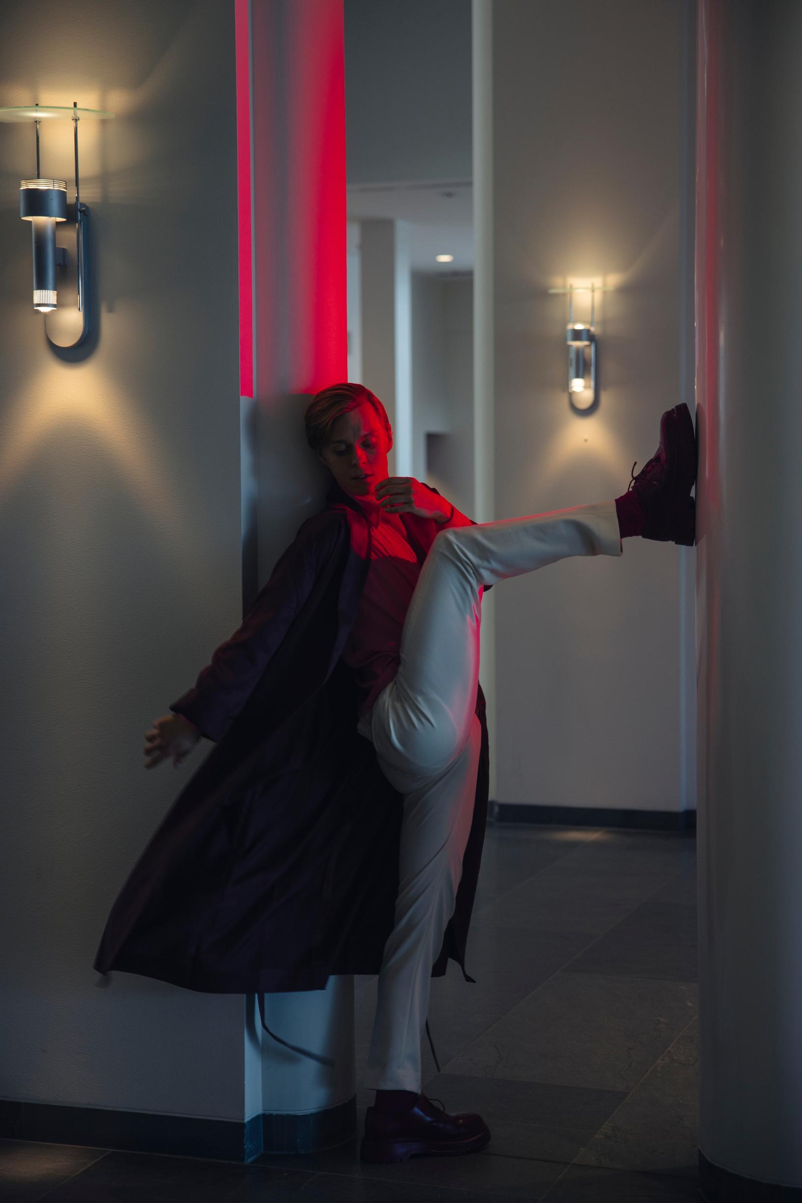 Atte sai ylennyksen ensimmäiseksi solistitanssijaksi palattuaan Suomeen.