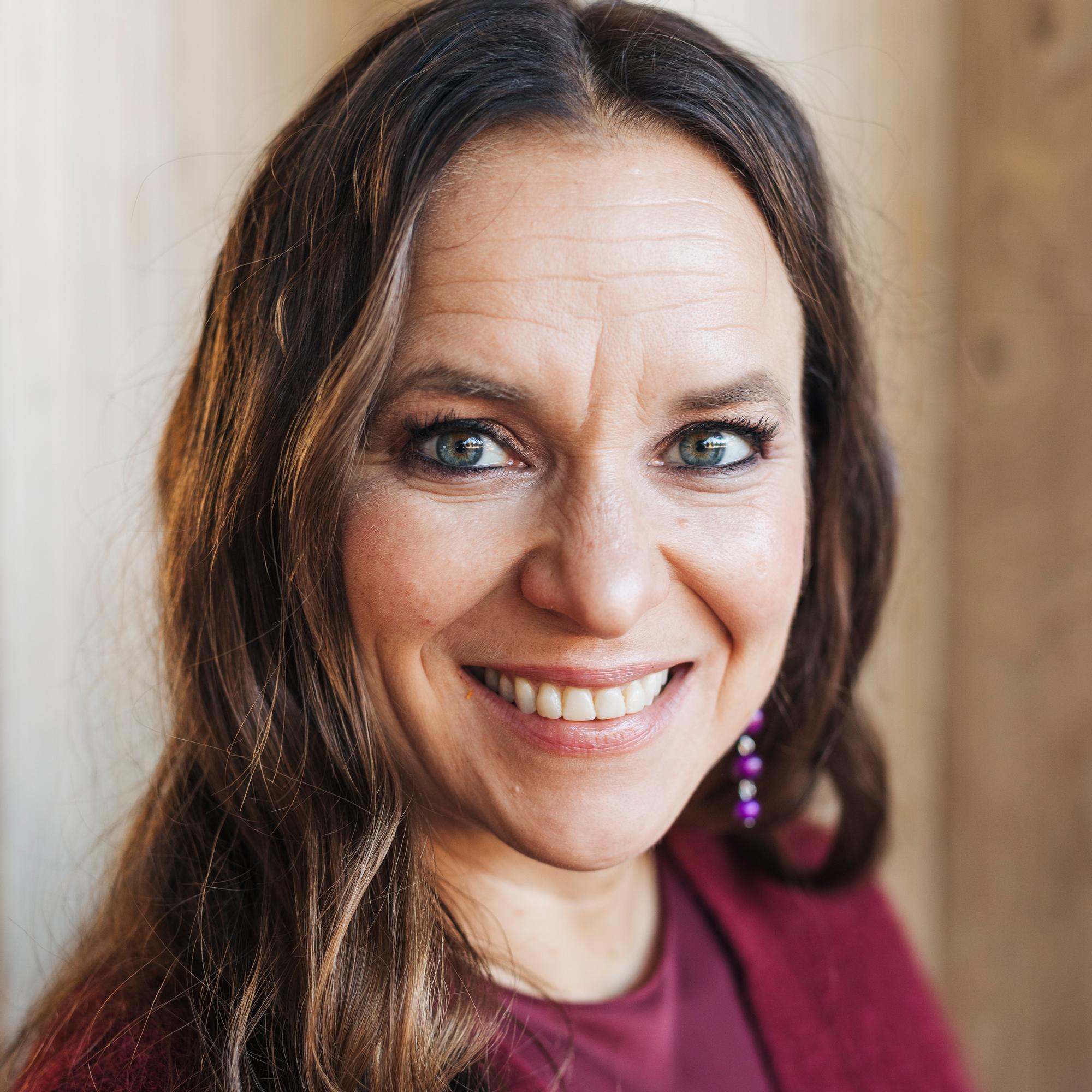 Kirjailija Satu Rämön elämänfilosofia on suorastaan nerokas, ja siitä on hyötyä kenelle tahansa: ”Se lisää onnellisuutta elämääni”