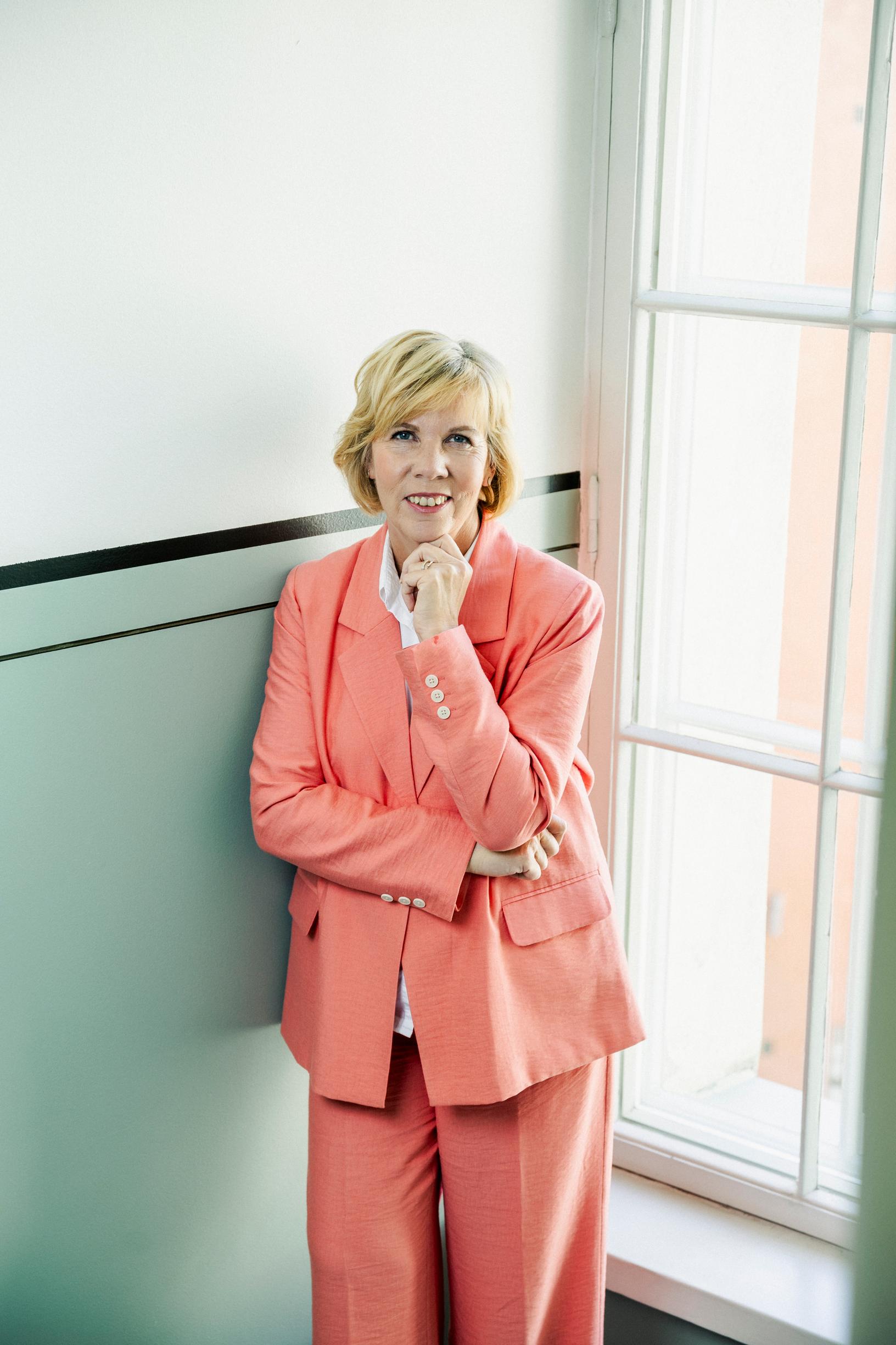 Kun opetusministeri Anna-Maja Henriksson uupui, hän sai voimatekstarin presidentiltä: ”Sydäntäni lämmitti”