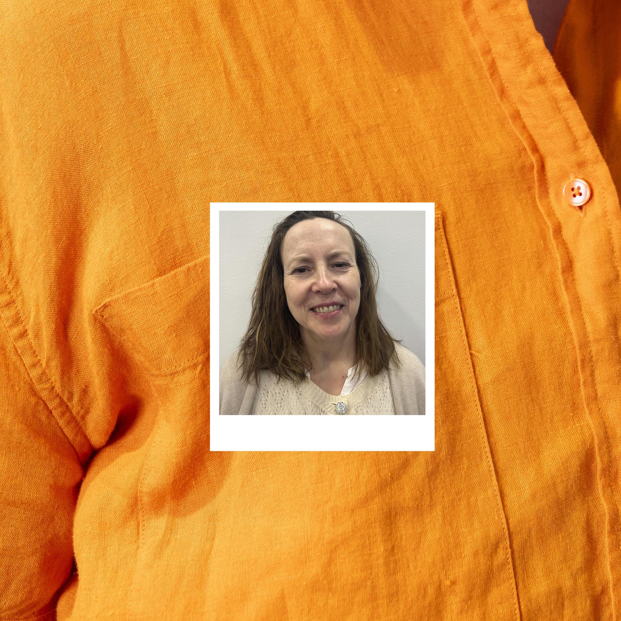 Aila sai muuttumisleikissä uuden hiusmallin, joka sopii hyvin ohuelle tukalle – tällainen väri kannattaa valita, jos ei halua ravata kampaajalla