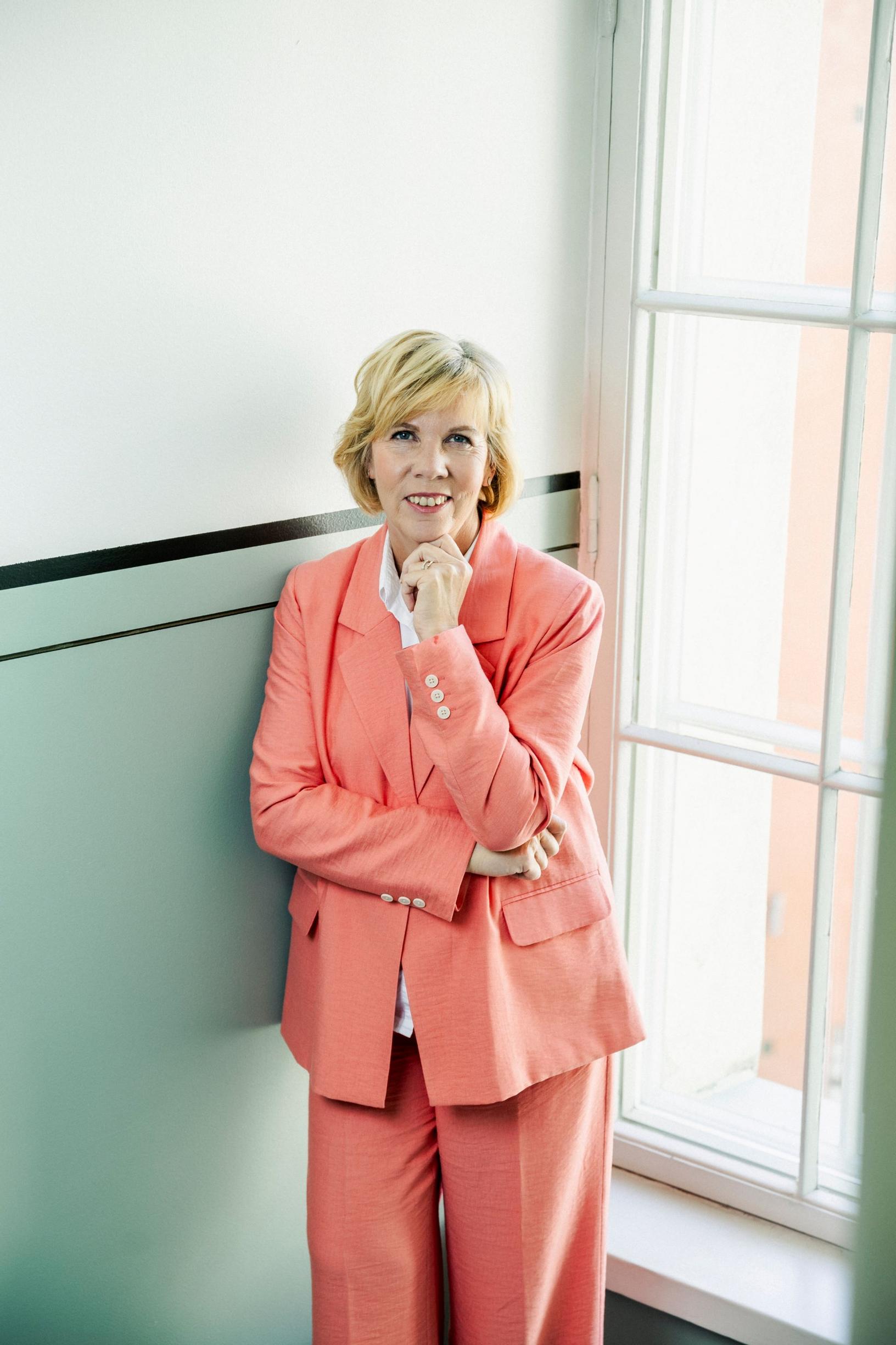 Anna-Maja Henriksson kertoo hetkestä, jolloin sai aivojen TIA-kohtauksen ja joutui sairaalaan: Taulu alkoi liikkua silmissä ja olo muuttui kummalliseksi