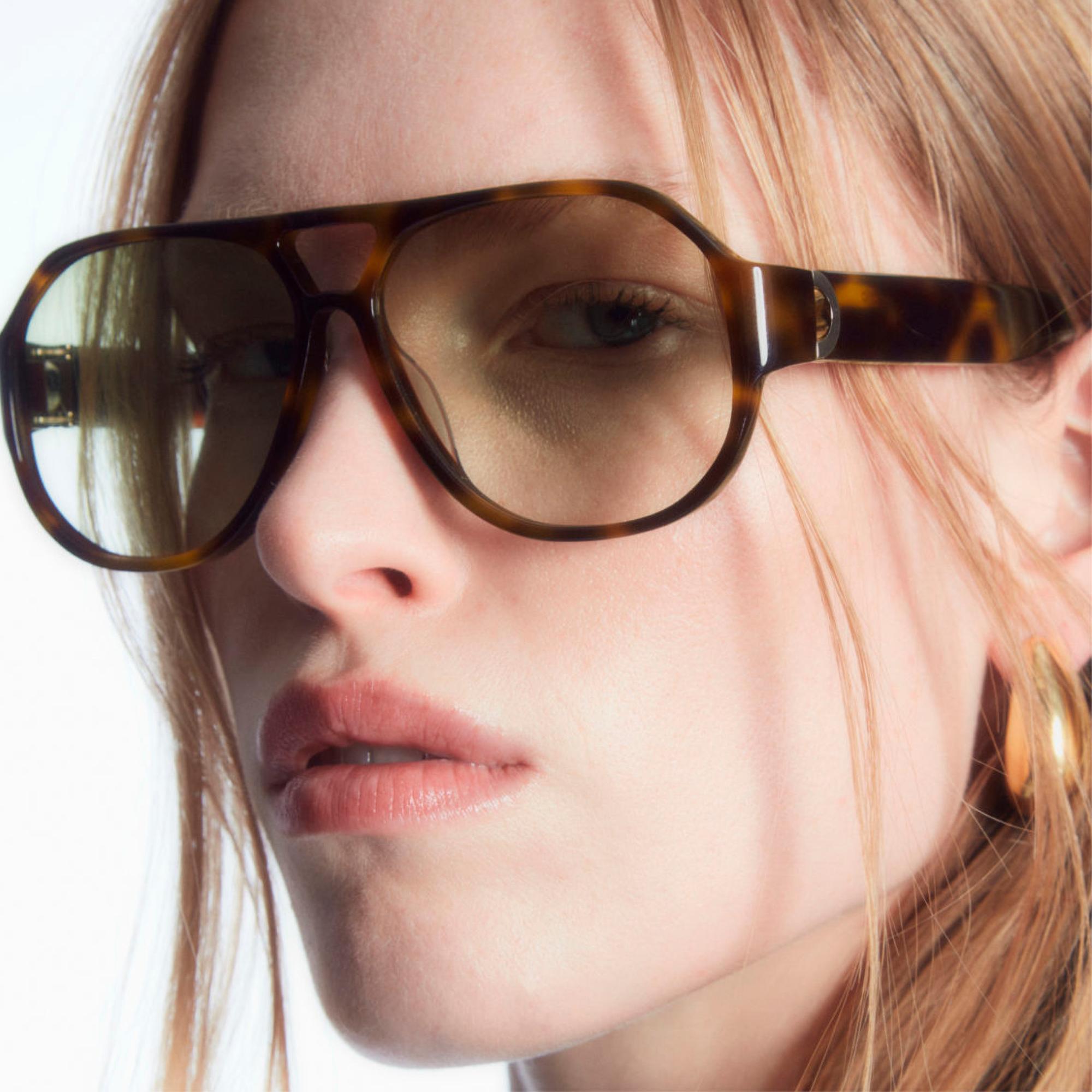 Aviator -aurinkolasit 130 e, Cos x Linda Farrow.