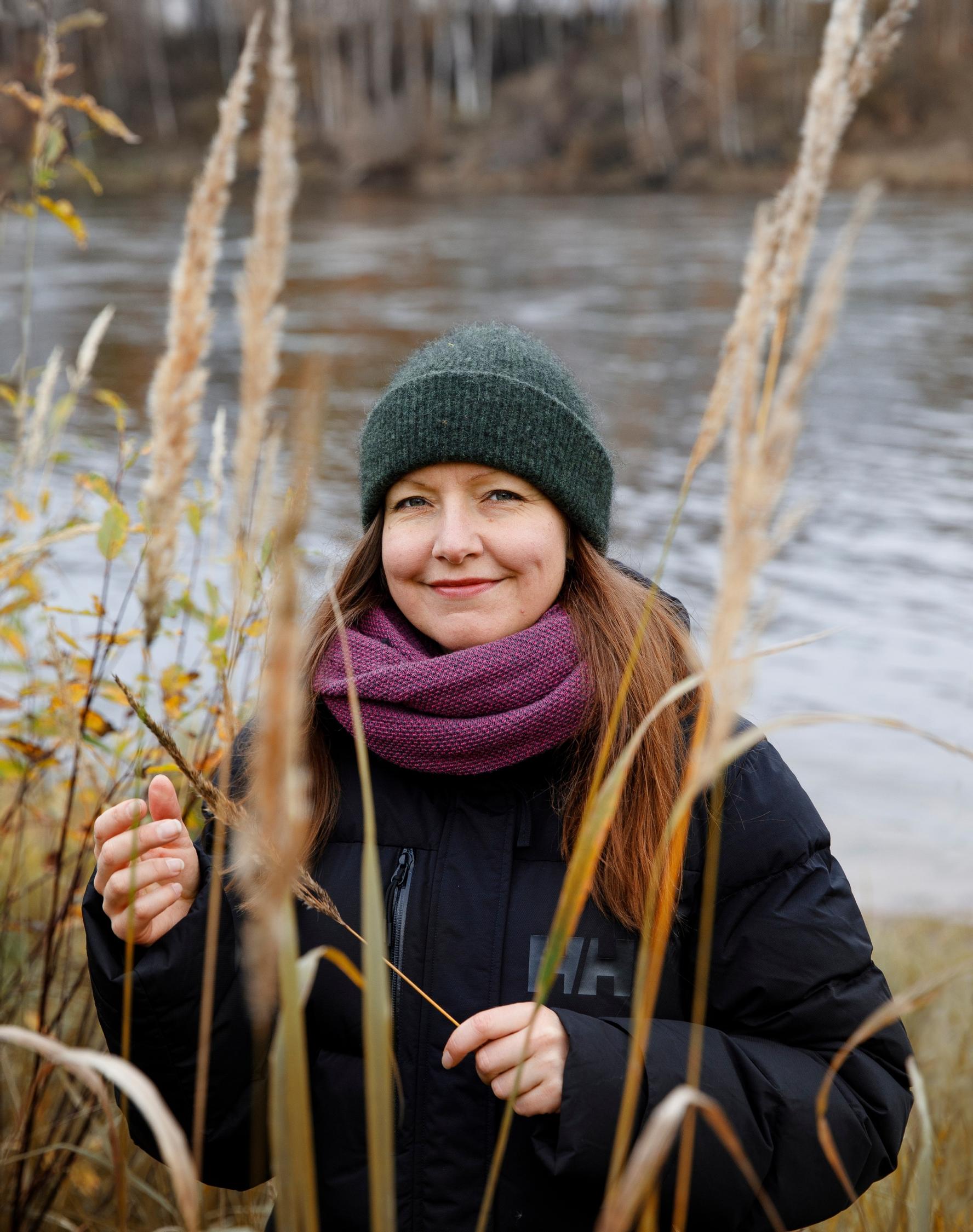 Sormet jämähtivät näppäimistölle, kun totaalinen uupumus pysäytti Ellan: ”Olin kantanut liian pitkään liian raskasta kuormaa”