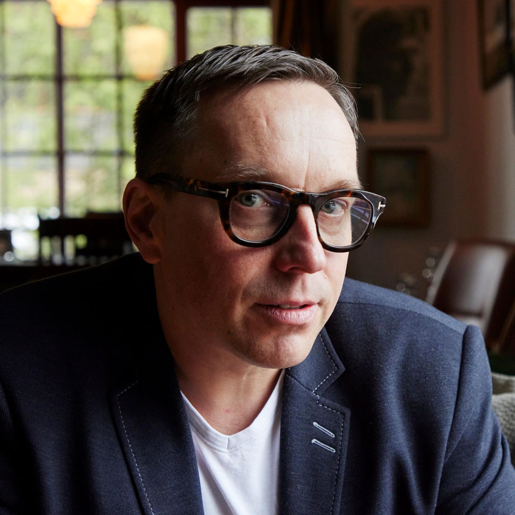 Kirjailija Johannes Lahtela kertoo totuuden hänen ja näyttelijä Anna-Leena Sipilän avioerosta – ilmoitti puhelimessa rakastuneensa toiseen