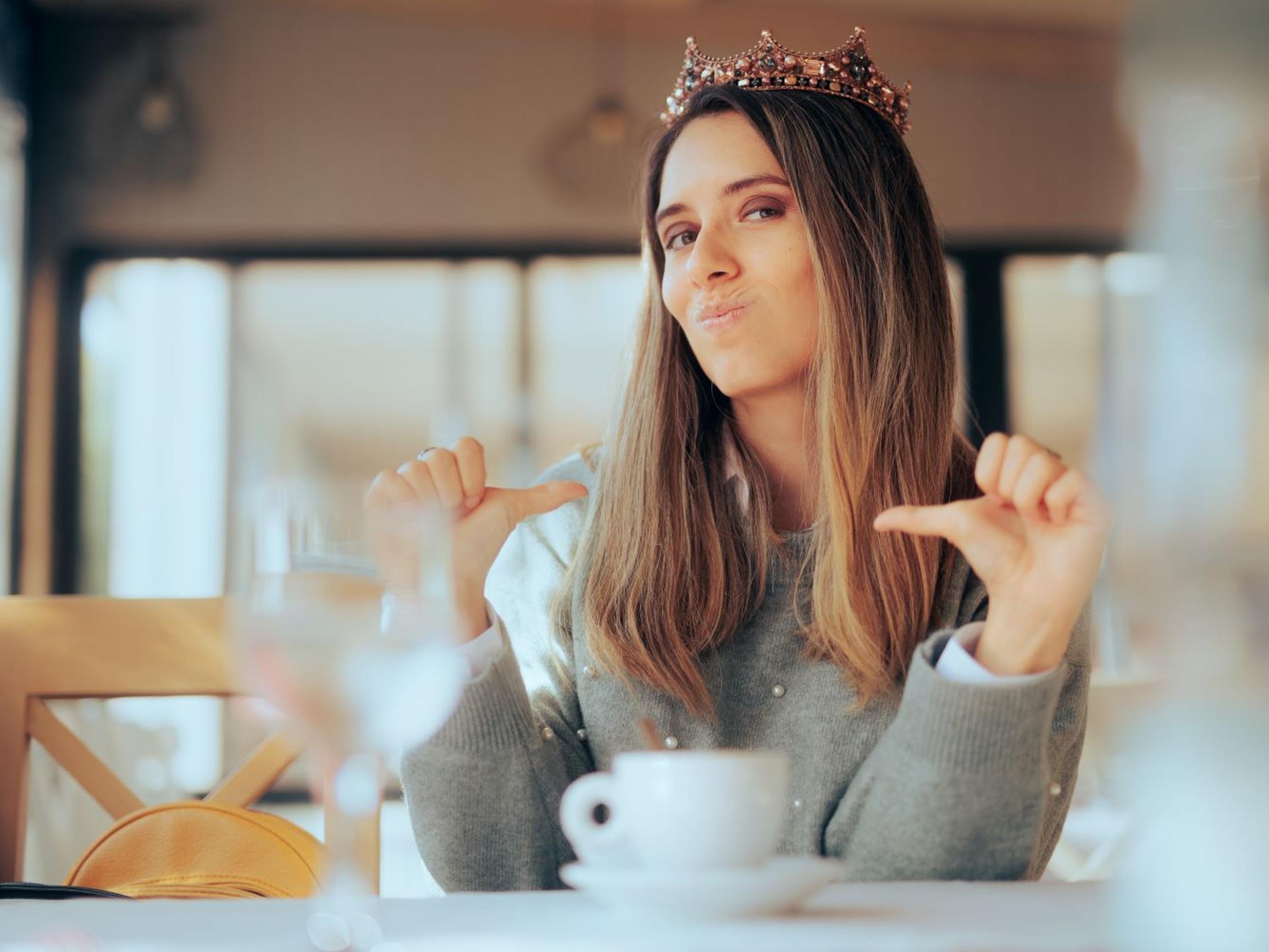 Narsisti osaa valita uhrinsa – Onko sinussa näitä piirteitä? 