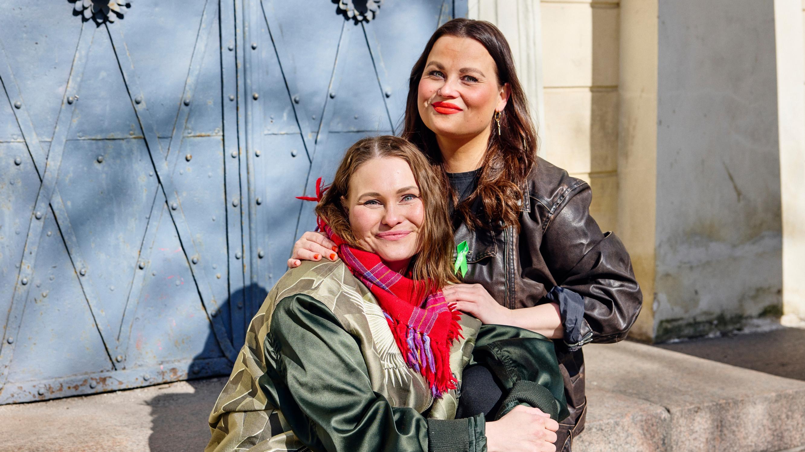 Kun Suvi West lähti taistelemaan Saamenmaan homofobiaa vastaan, hän halusi suojella Kaarin-sisartaan: ”Olen ottanut ikävät viestit henkilökohtaisesti”