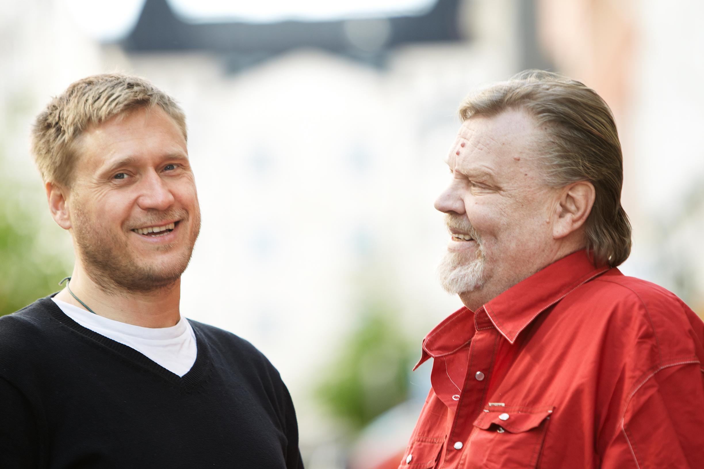 Yhteistyö on tarkoittanut opin kertymistä kahdensuuntaisesti. Mestari-kisälli-asetelmasta ei ole tietoakaan.