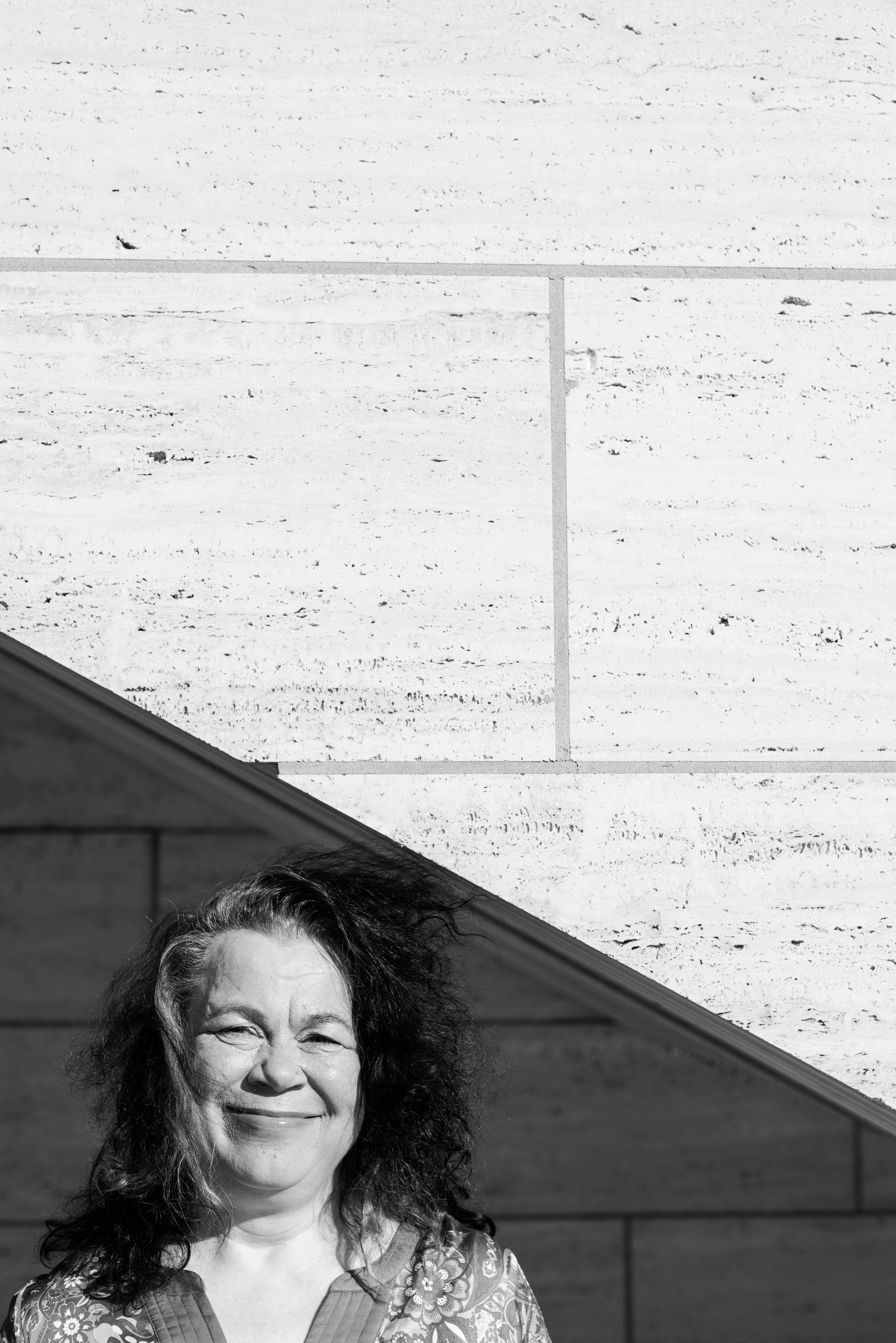 Leena Lehtolainen & 20 kysymystä: ”Päiväkirjat ovat pala sieluani”