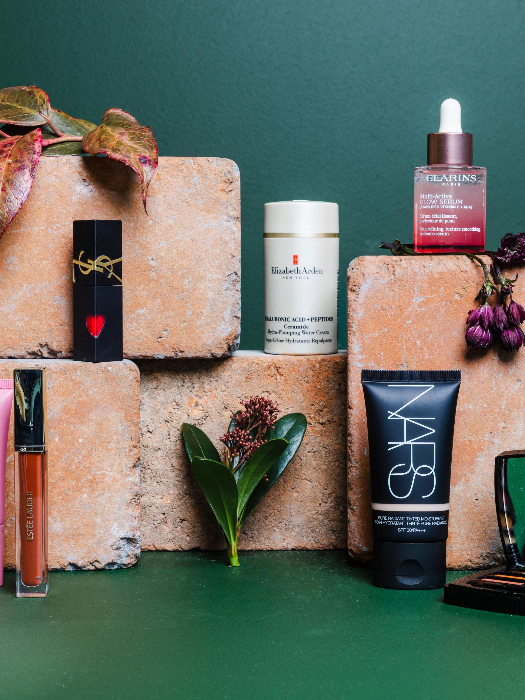 10 parasta ylellistä meikkiä ja ihonhoitotuotetta joululahjaksi – nämä haluat myös itsellesi