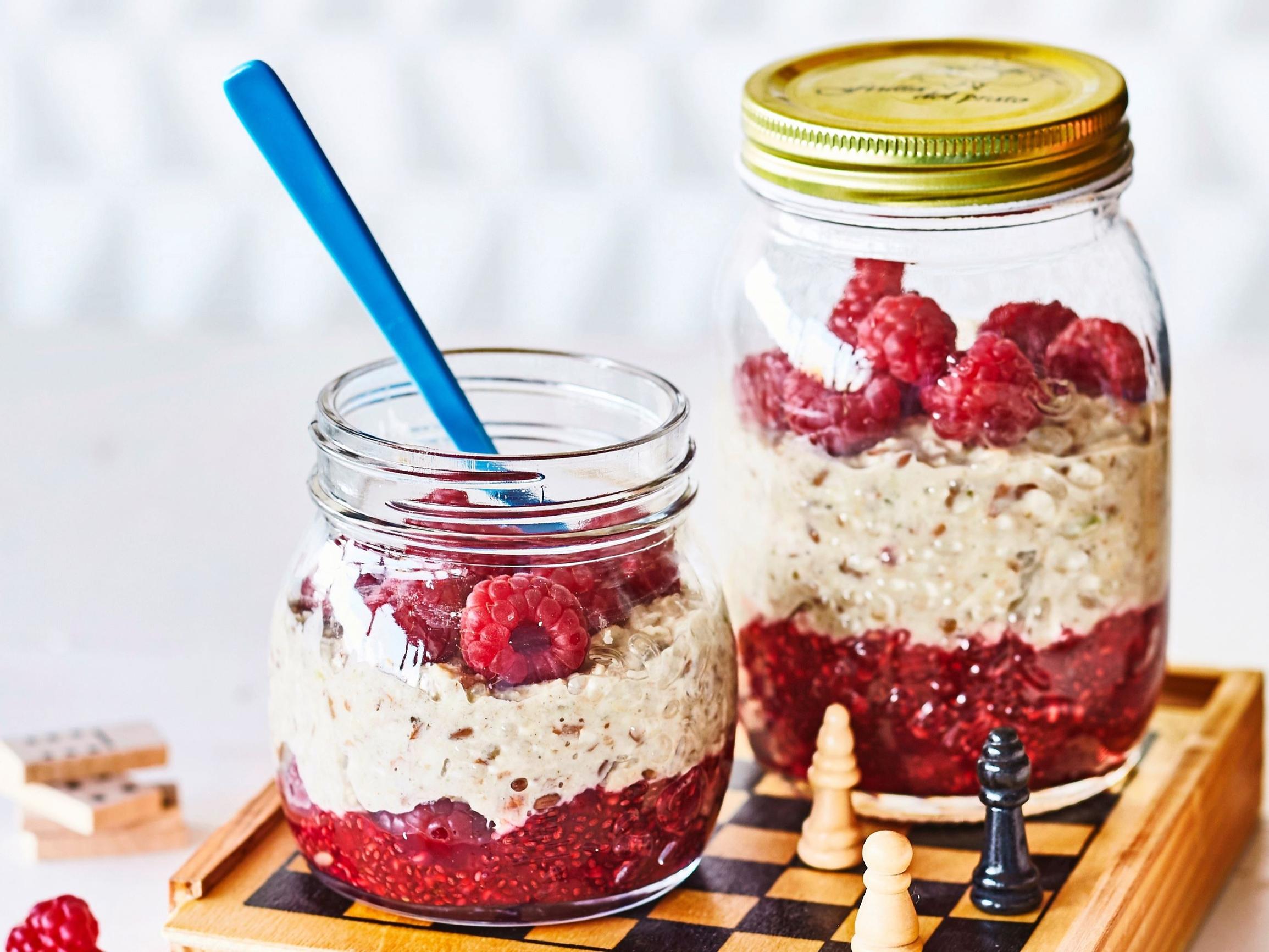 Terveellinen välipala auttaa jaksamaan – Tee vegaaniset välipalapallerot, punajuurihummus tai siemenpuuro  