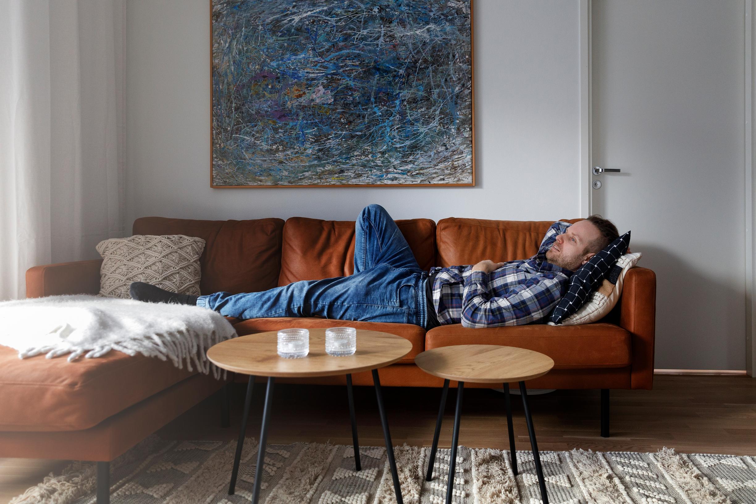 Tommi Tuominen vertaa sairastumistaan talon perustuksiin. ”Jos yksi kivijalka horjuu, se ei vielä kaada taloa. Mutta jos kaksi tai kolme horjuu samaan aikaan, talo on vaarassa romahtaa.”