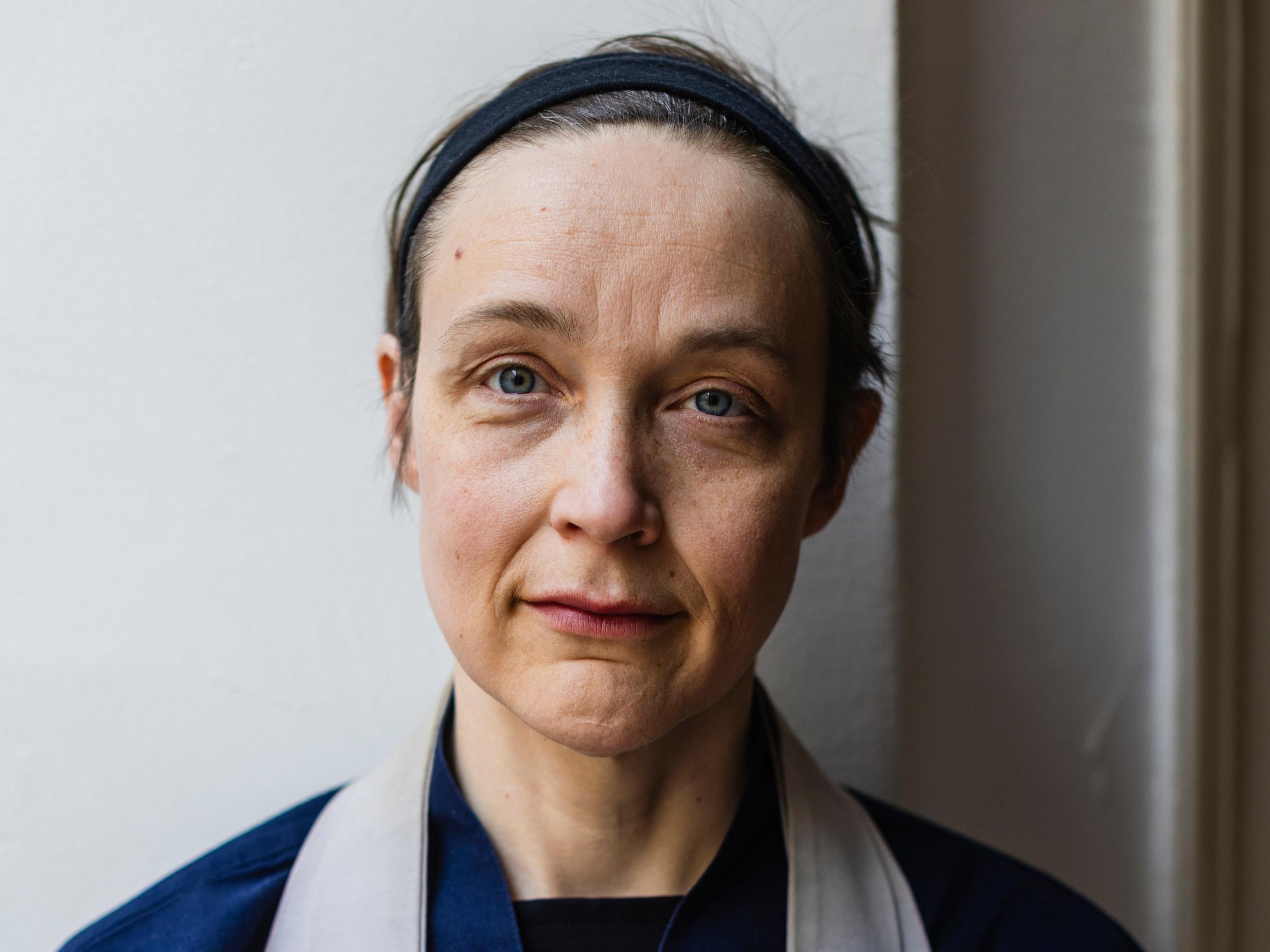 Mitra, 48, ei saa työstään zenpappina palkkaa: ”Aina kun raha uhkaa loppua, saan sitä jostain”