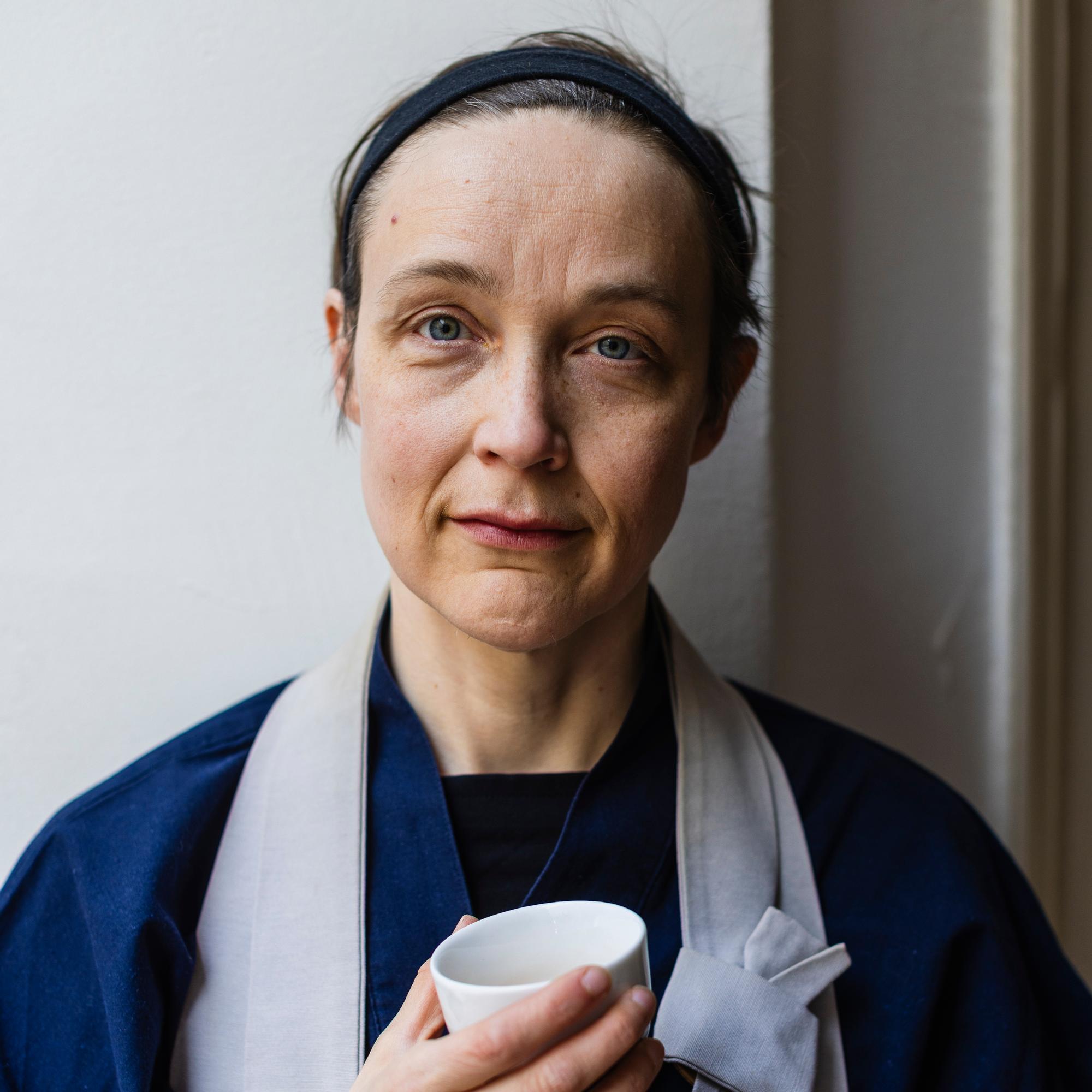 Mitra, 48, ei saa työstään zenpappina palkkaa: ”Aina kun raha uhkaa loppua, saan sitä jostain”