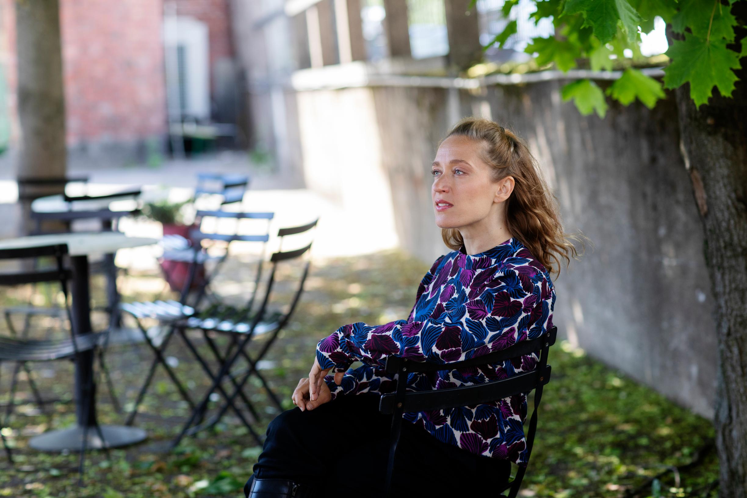 Elsa Saisio sairastui työuupumukseen ja masennukseen vähän päälle kolmekymppisenä. ”Sain apua terapiasta ja ihmisistä ympärilläni, mutta ennen kaikkea minua auttoi aika.”