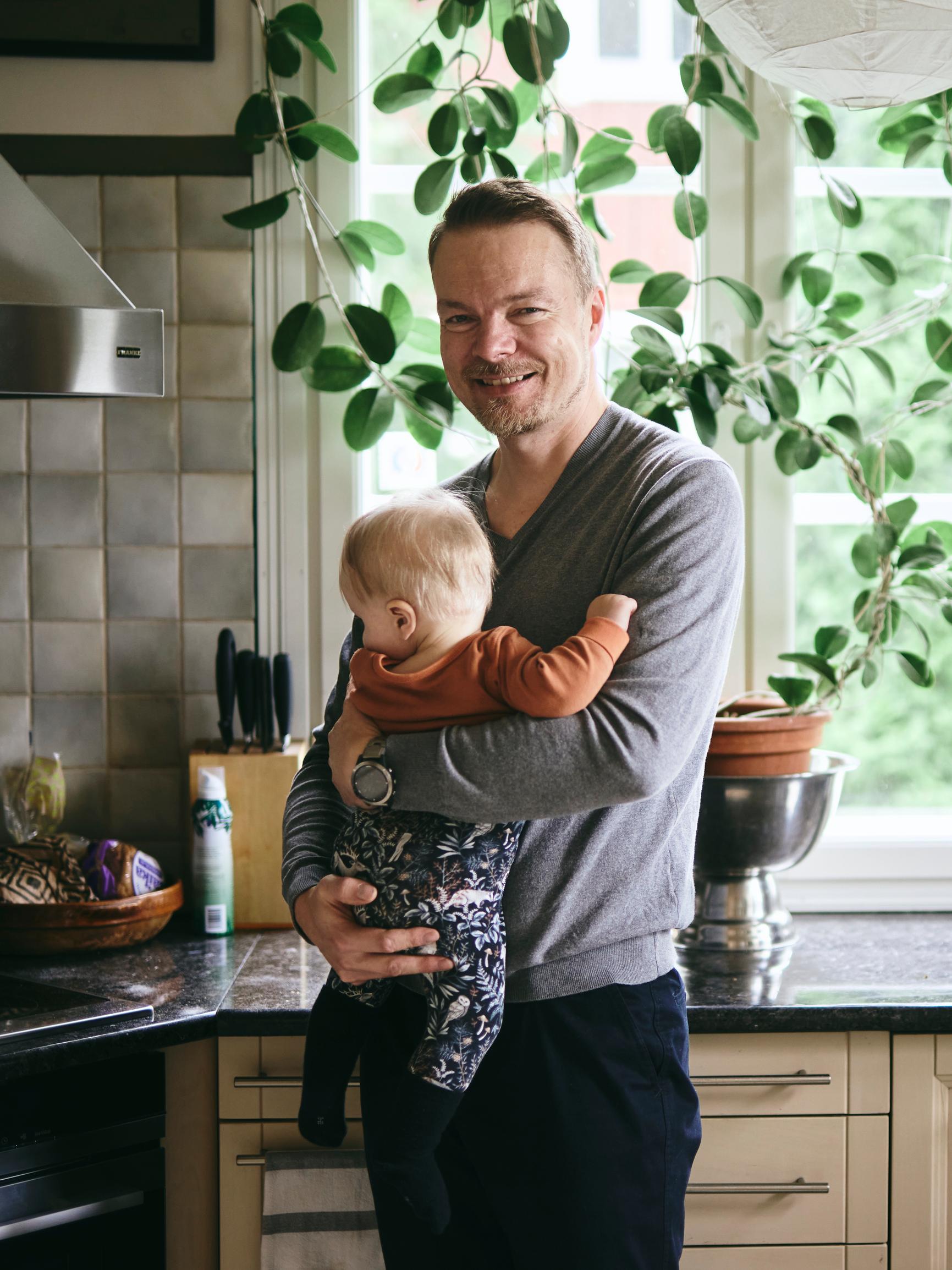Kalle, 47, hankki lapsen toisen naisen kanssa – ei saanut lasta vaimonsa kanssa: ”Se oli elämäni onnellisin päivä”