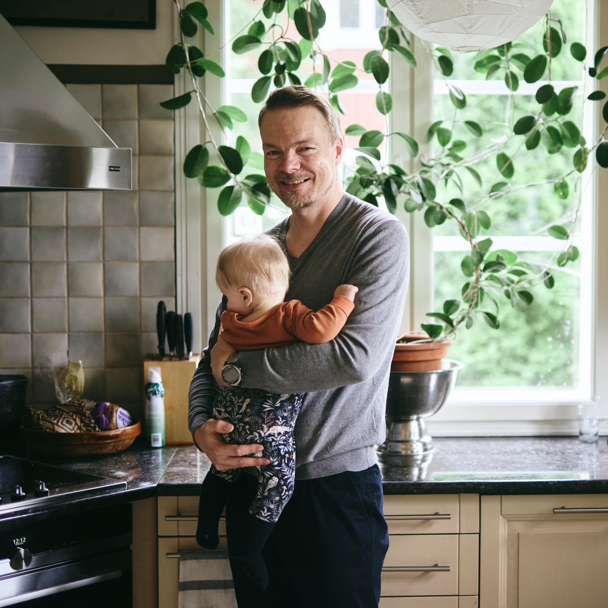 Kalle, 47, hankki lapsen toisen naisen kanssa – ei saanut lasta vaimonsa kanssa: ”Se oli elämäni onnellisin päivä”