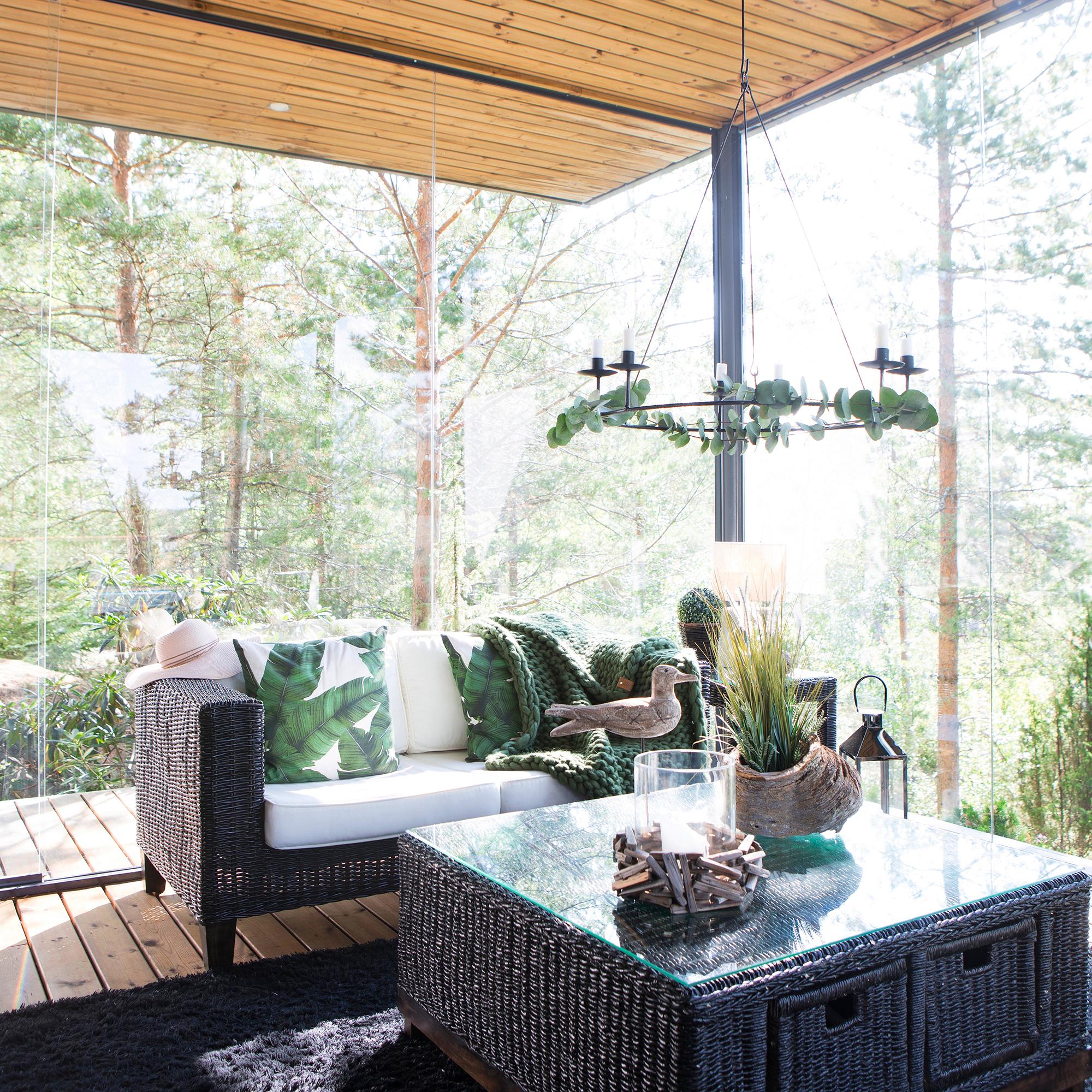 Käsityöyrittäjän kallioon ankkuroitu unelmatalo