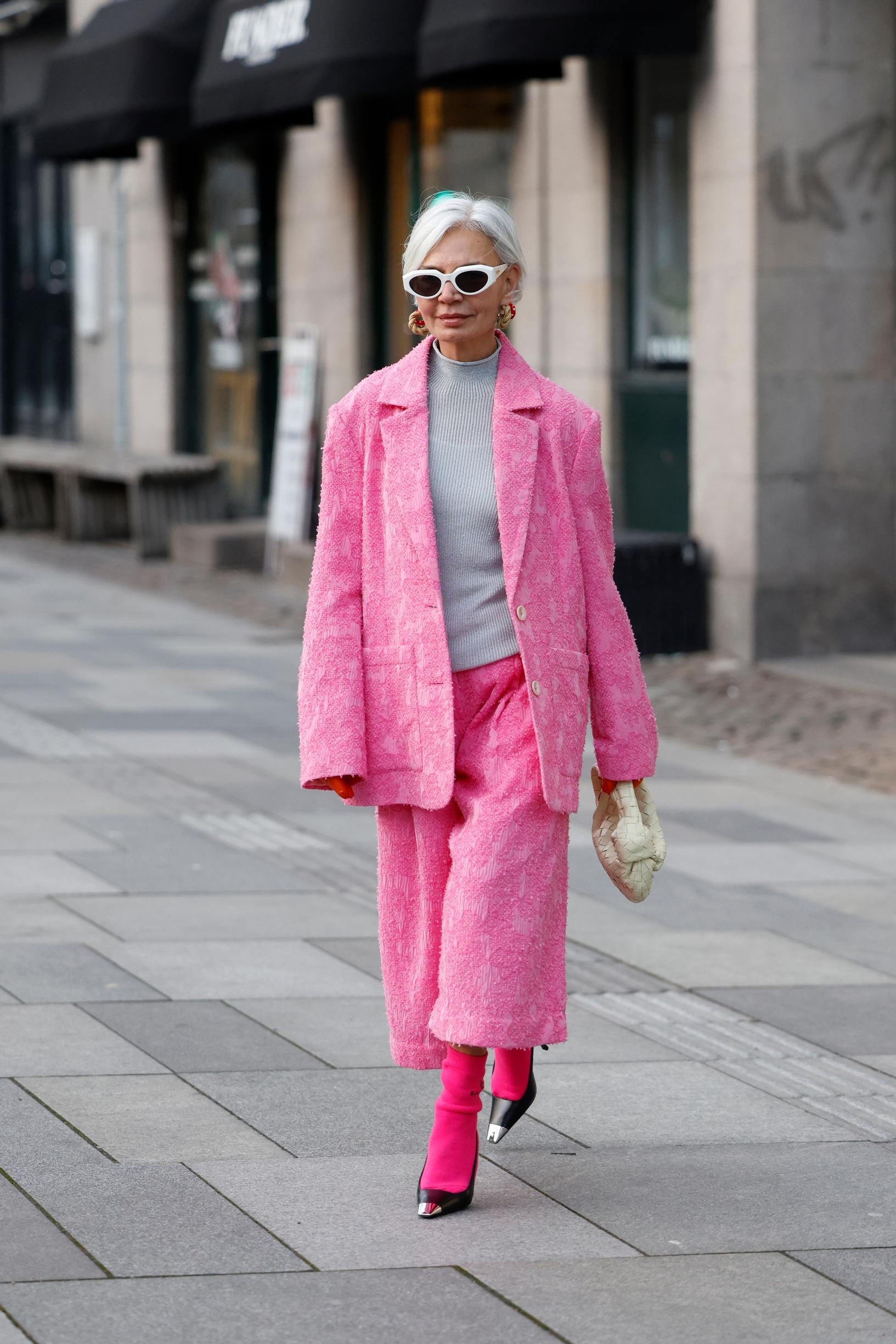 Grece Ghanemin tärkein tyyliviesti kuuluu: nainen saa pukeutua trendikkäästi ja seksikkäästi missä tahansa iässä. Eniten häntä turhauttavat höpinät siitä, että viisikymppisen kuuluisi pukeutua konservatiivisesti.