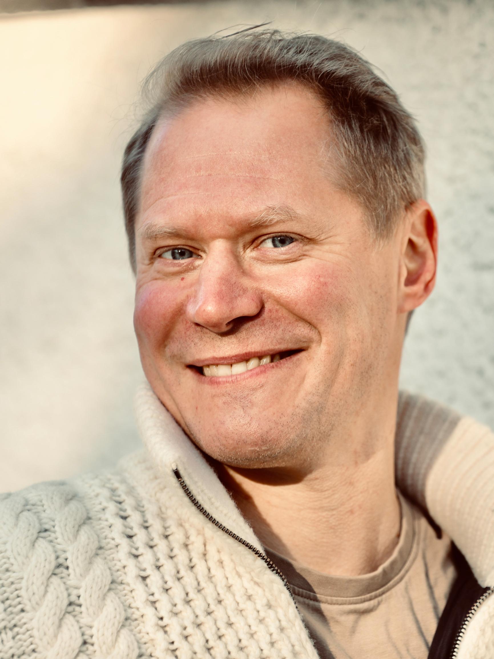 Jarkko Tamminen esiintyi 300 kertaa vuodessa ja uupui – sen jälkeen hän teki suuren muutoksen