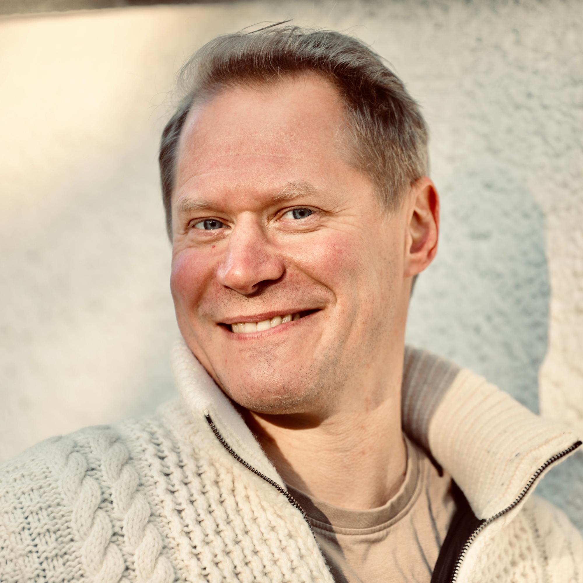 Jarkko Tamminen esiintyi 300 kertaa vuodessa ja uupui – sen jälkeen hän teki suuren muutoksen