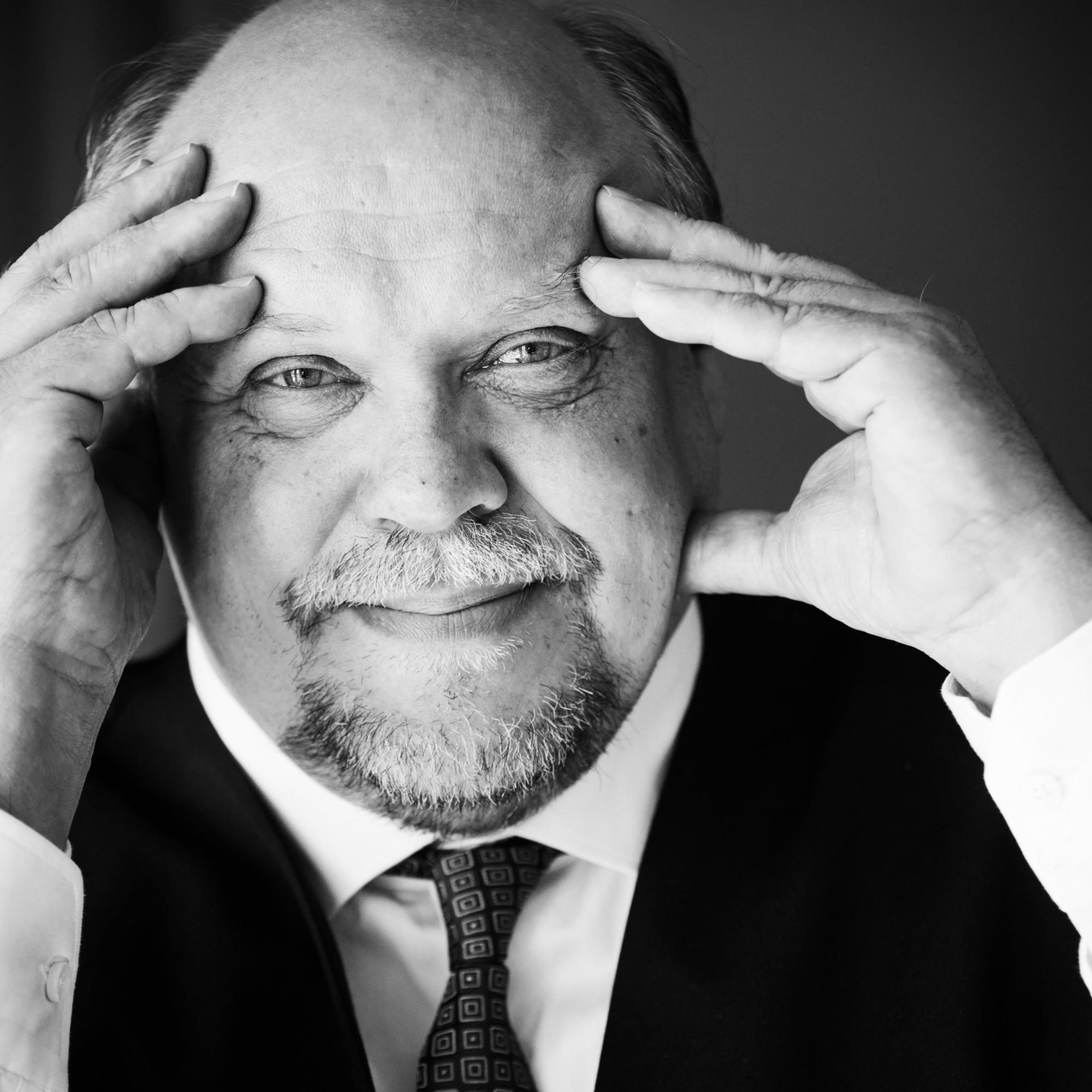 Parhaimmillaan moderni taide on silloin, kun se ammentaa perinteestä, kuten Kustaa Saksin työssä