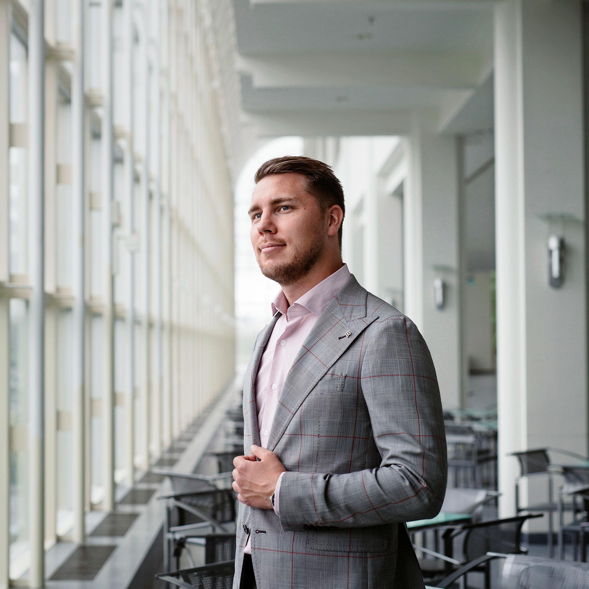 Oopperalaulaja Aarne Pelkonen: ”Jouduin valitsemaan uskon ja taiteen välillä”