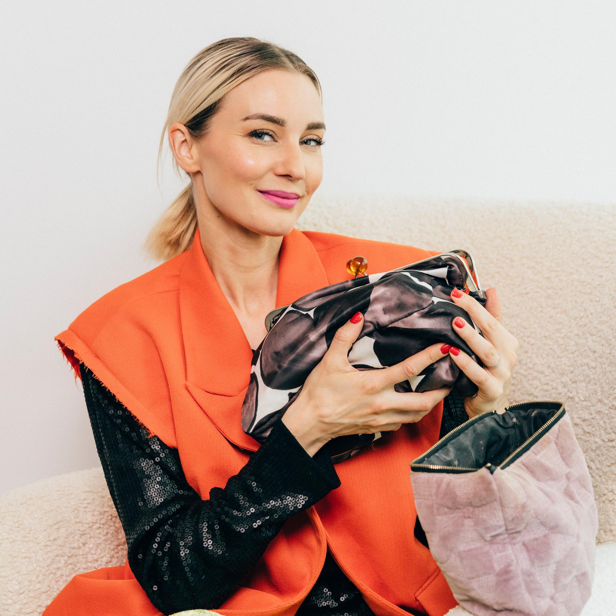 Noora Hautakangas ei voisi elää ilman tätä huulipunaa: ”En haluaisi paljastaa tätä, koska tämä on aina kaikkialta loppu”