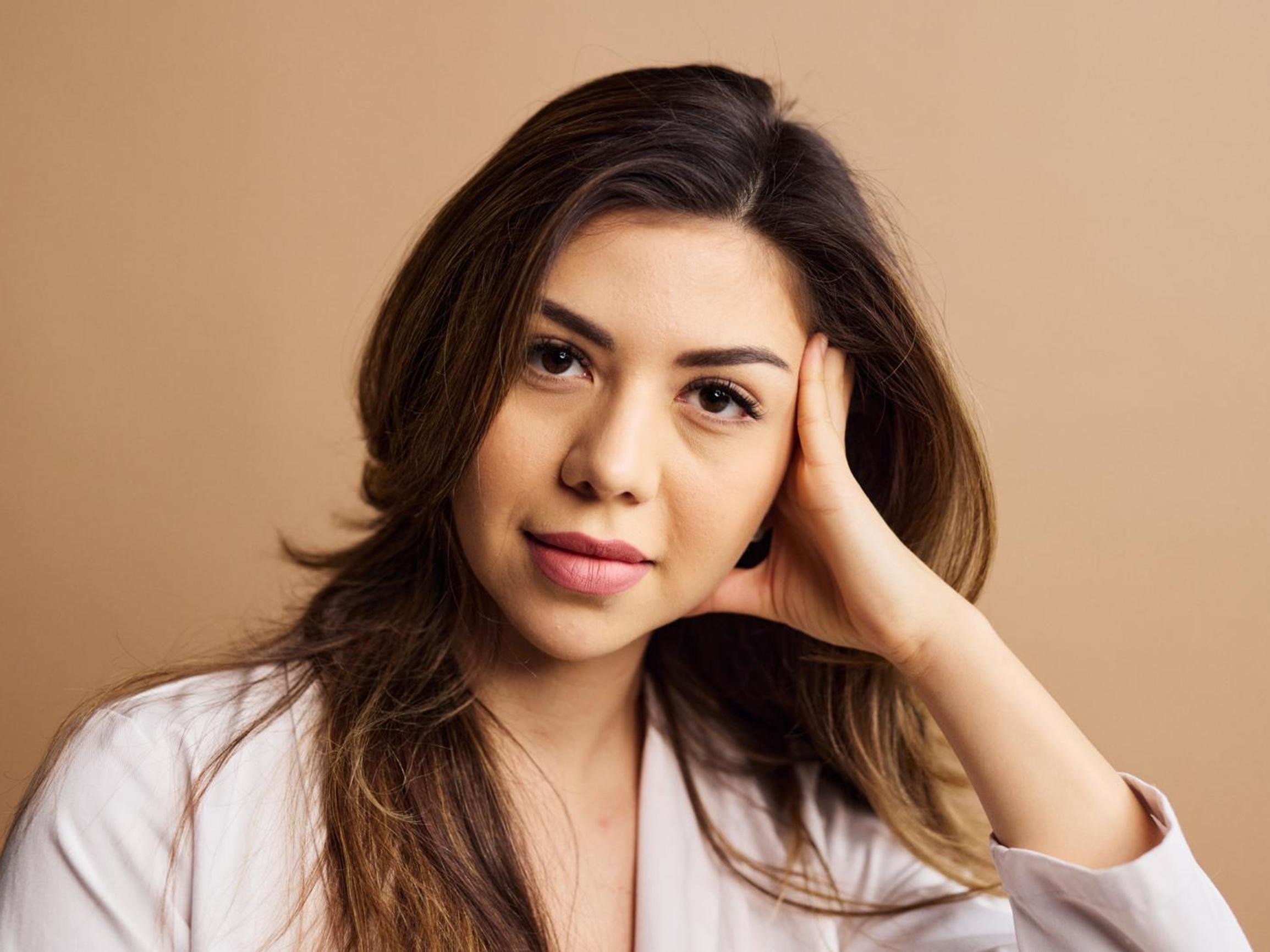 Vilma, 26, halusi muhkeat huulet, mutta katui myöhemmin – kertoo nyt, miten vaikeaa huulitäytteistä on päästä eroon