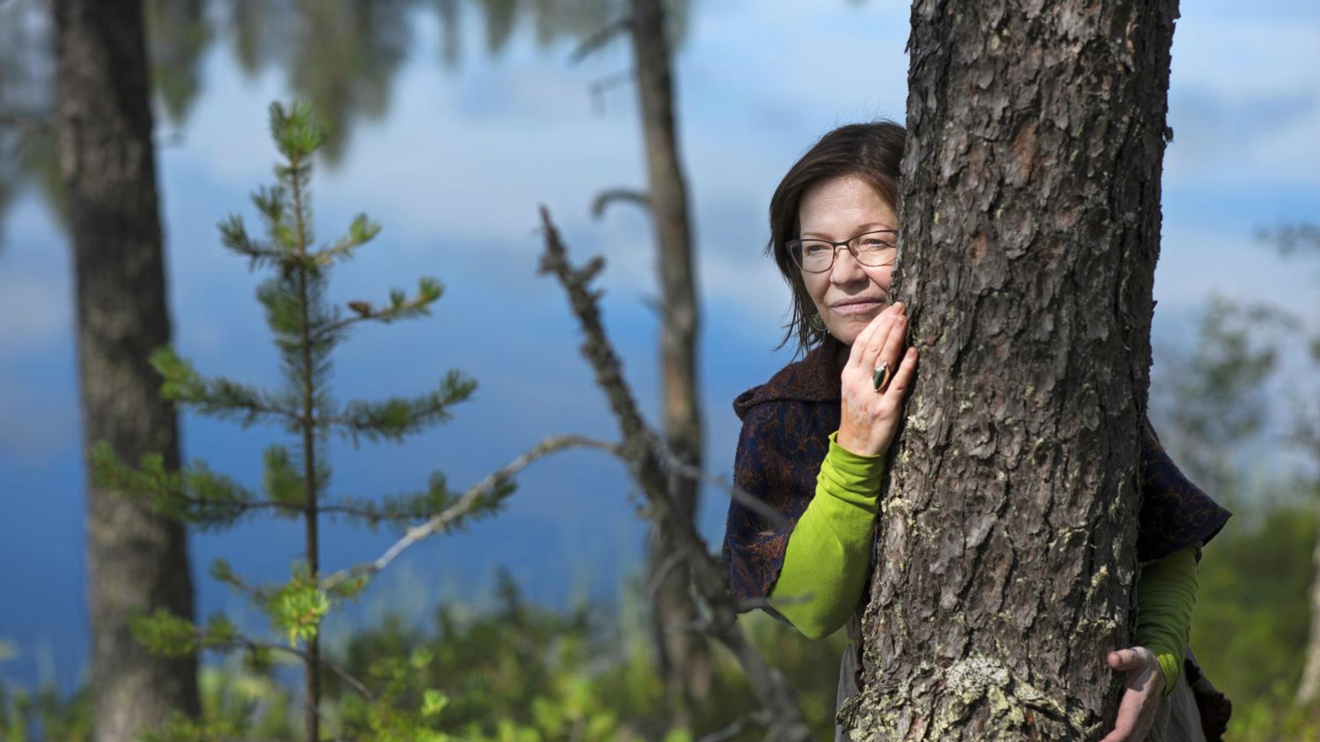 Mirja Nylander oli lopen uupunut ja melkein luovuttanut, kun hän löysi avun: "Puuhengitystä voi verrata meditaatioon ja läsnäoloon"