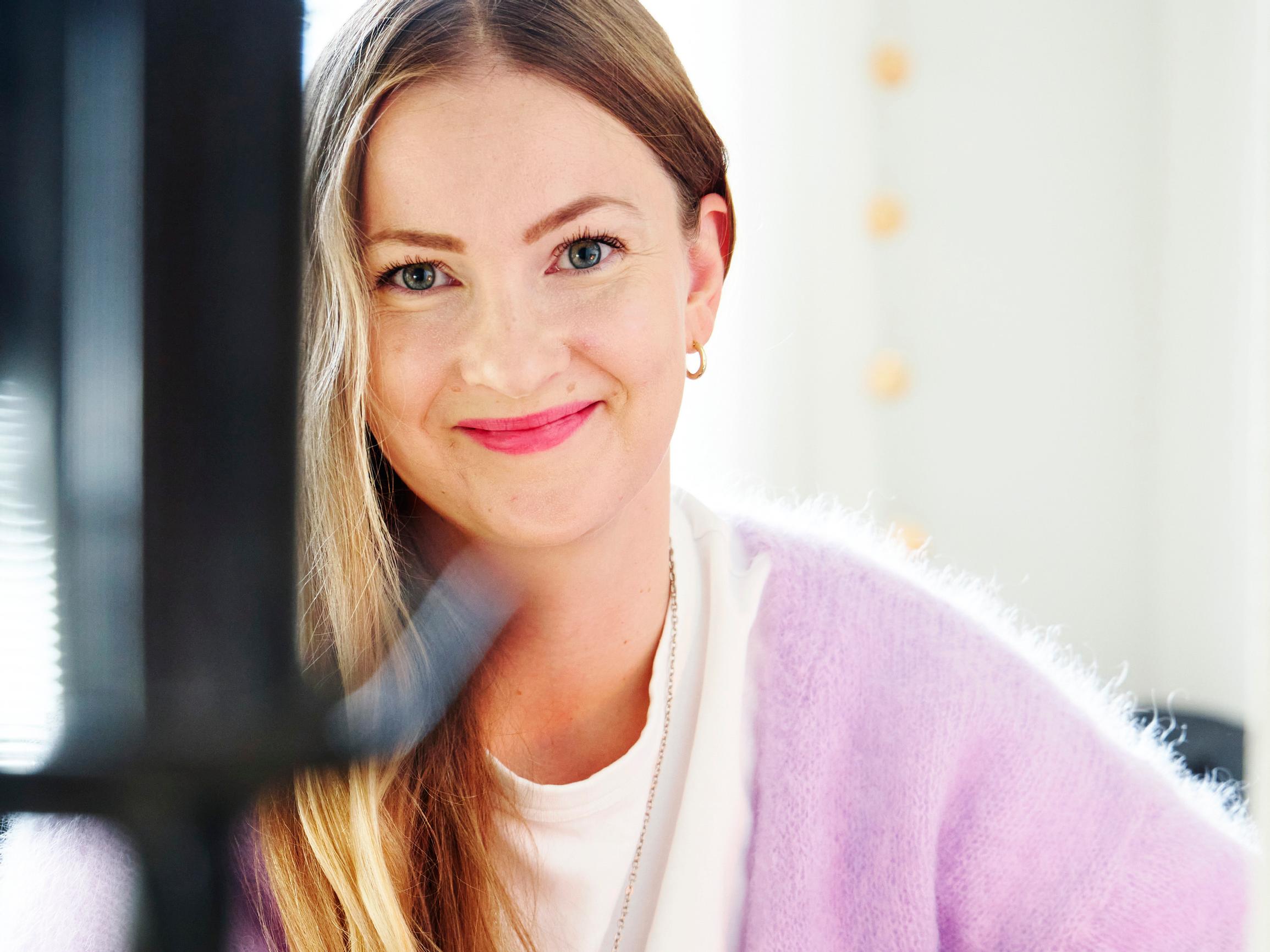 Anna-Maria antoi uupumisen määritellä itseään, kunnes älykellon lukemat yllättivät - ”Ymmärsin omaksuneeni toipujan identiteetin”