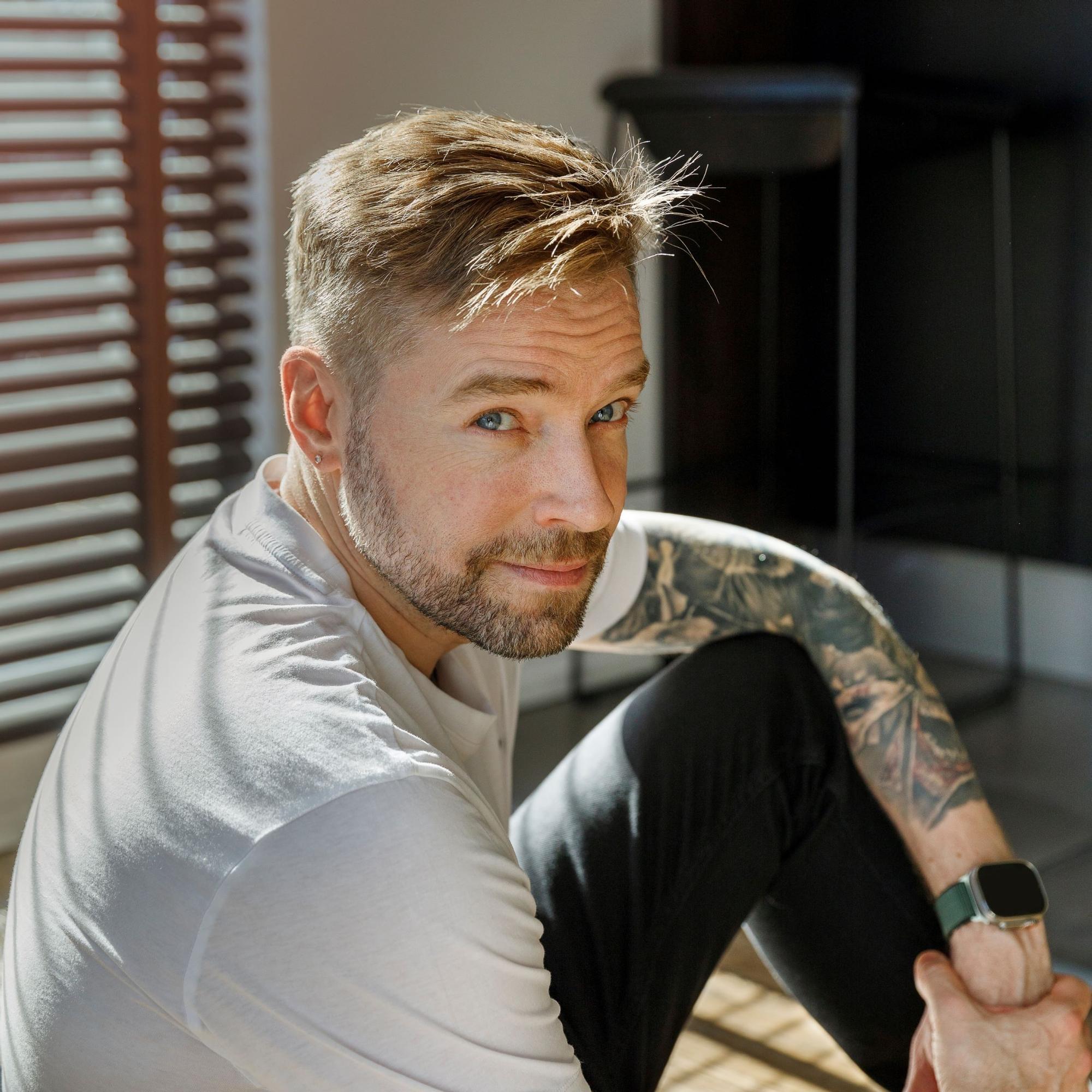 Näyttelijä Jari Ahola kyllästyi jokailtaiseen tissutteluun ja raitistui – yksi elämänohje muutti kaiken