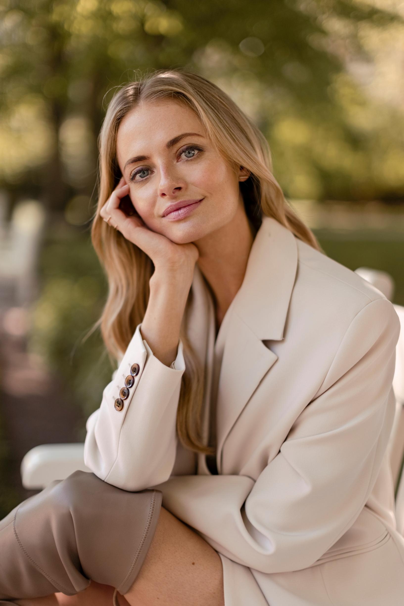 Liivit, logot ja pistaasinväriset nahkatakit! Poimi syksyn houkuttelevimmat trendit omaan kaappiisi