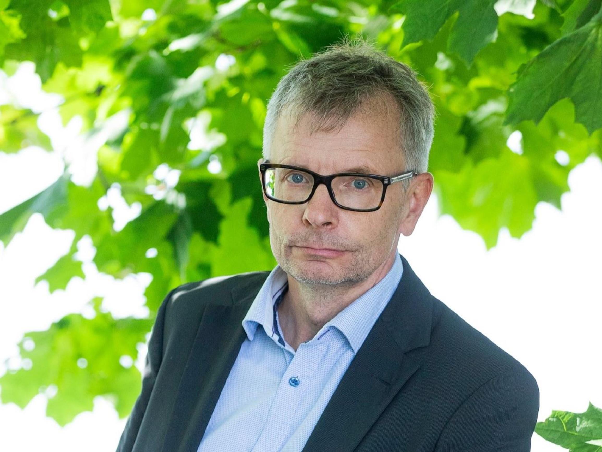 Heikki Hiilamo eli 10 päivää erossa ulkomaailmasta: ”Olin niin jännittynyt siitä, miten perhe voi ja mitä maailmalla oli tapahtunut, että niskani meni jumiin”