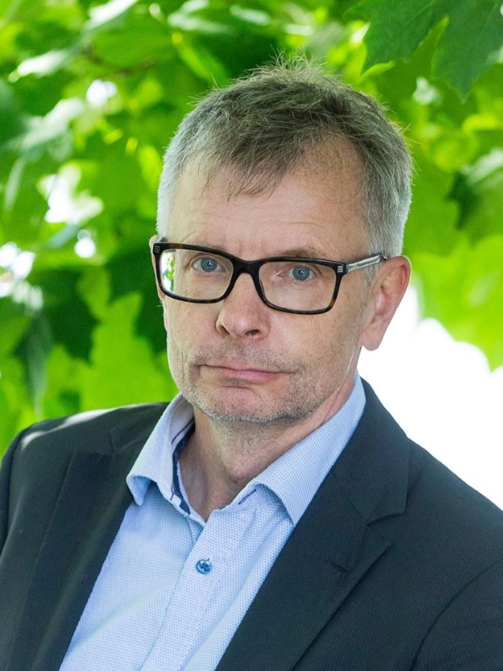 Heikki Hiilamo eli 10 päivää erossa ulkomaailmasta: ”Olin niin jännittynyt siitä, miten perhe voi ja mitä maailmalla oli tapahtunut, että niskani meni jumiin”