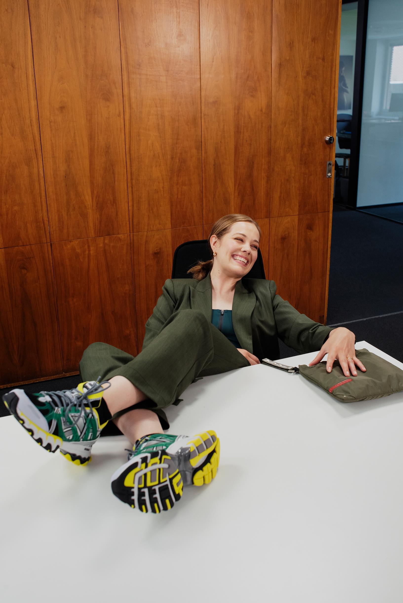 Tiesitkö nämä asiat Oona Airolasta? Rentoutuu katsomalla valaskuvia ja ärsyyntyy ihmisistä, jotka eivät kierrätä 