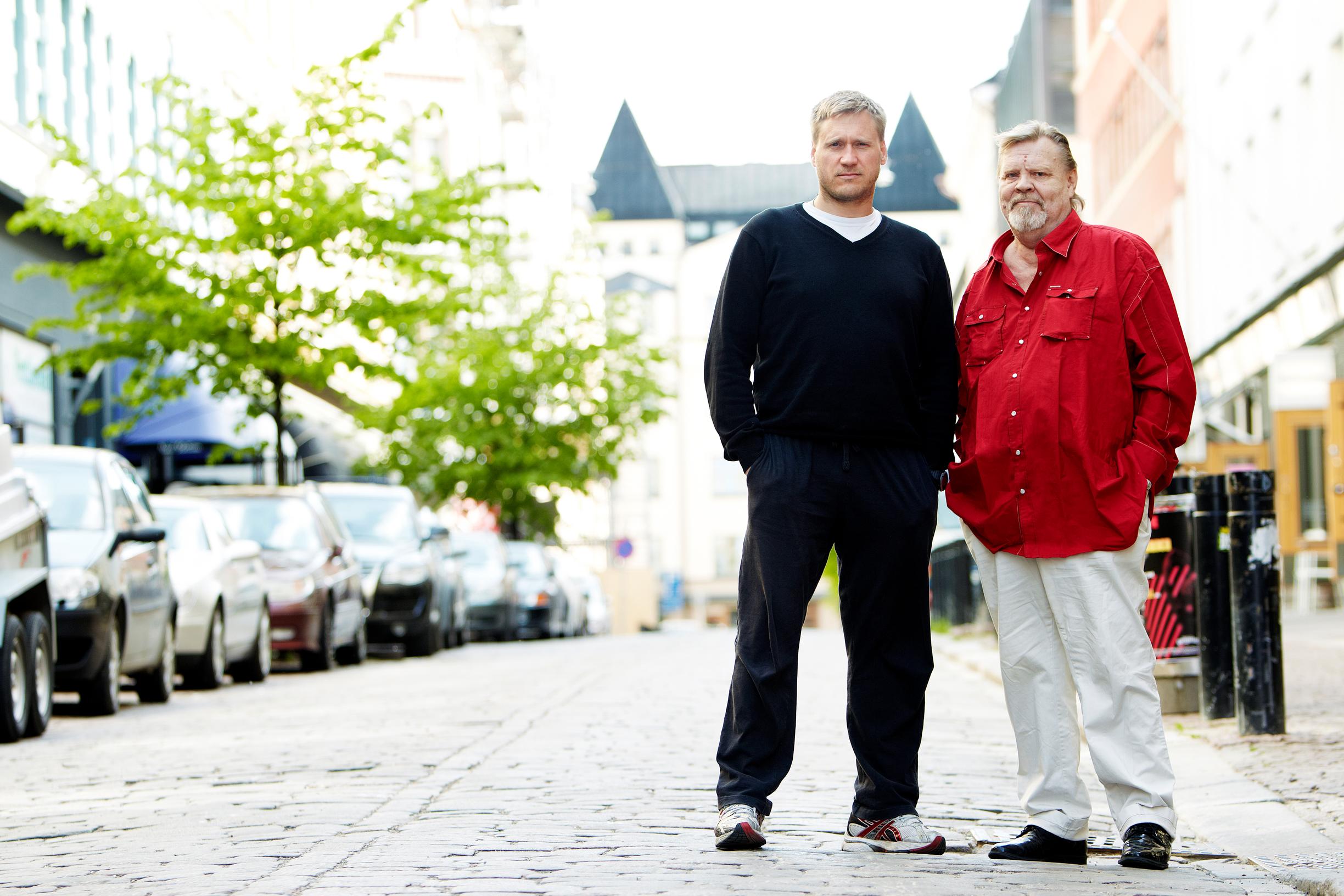 Samuli Edelmann ihaili Vesa-Matti Loiria: ”Veskun tulkintoja kuunnellessani tajusin olevani taidekokemuksen äärellä” – lue miesten yhteishaastattelu vuodelta 2012