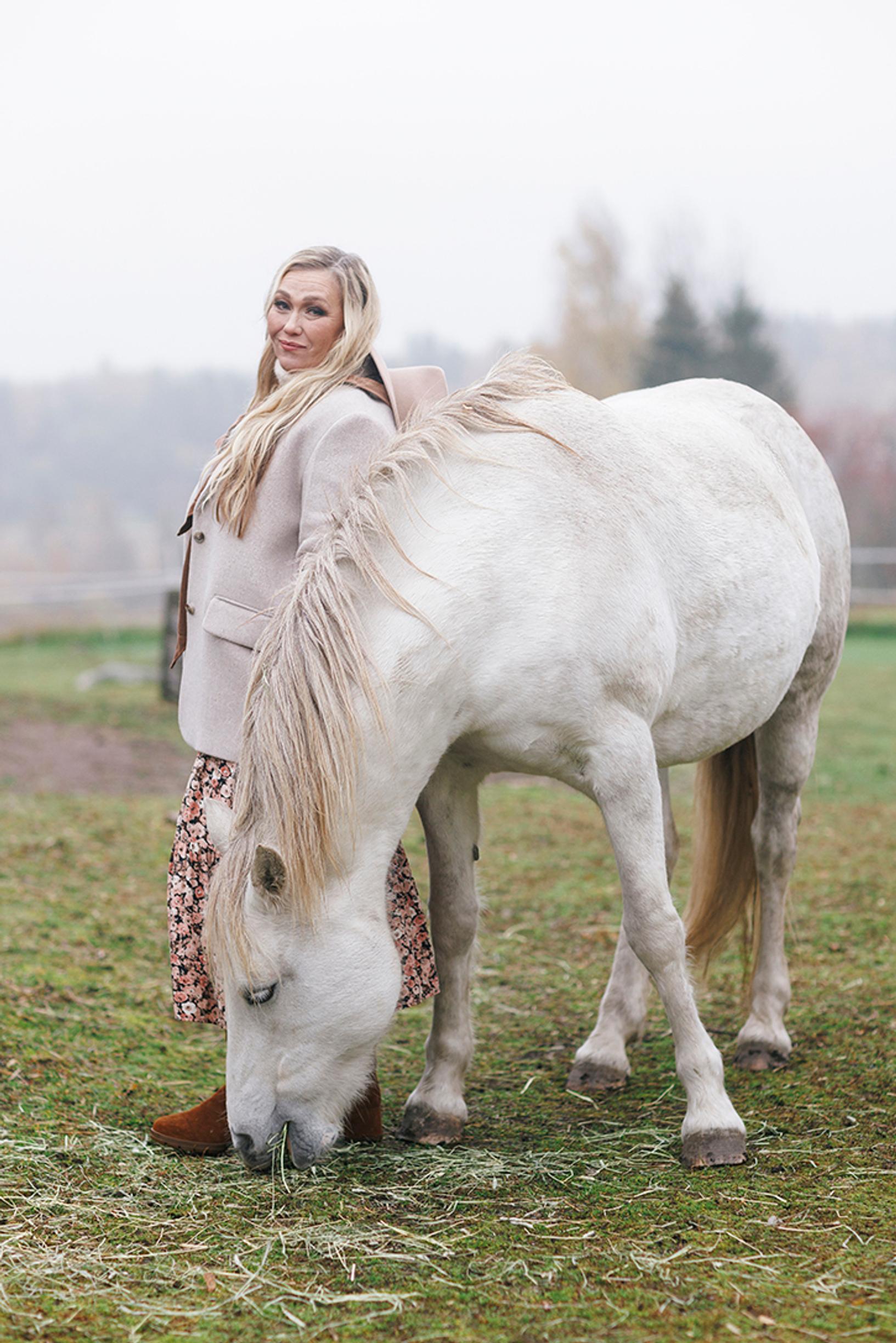 Outi Mäenpää täyttää 24. helmikuuta 2022 kuusikymmentä vuotta. ”Olen kipuillut ikääntymistäni mutta nykyään olen sen kanssa sinut.”