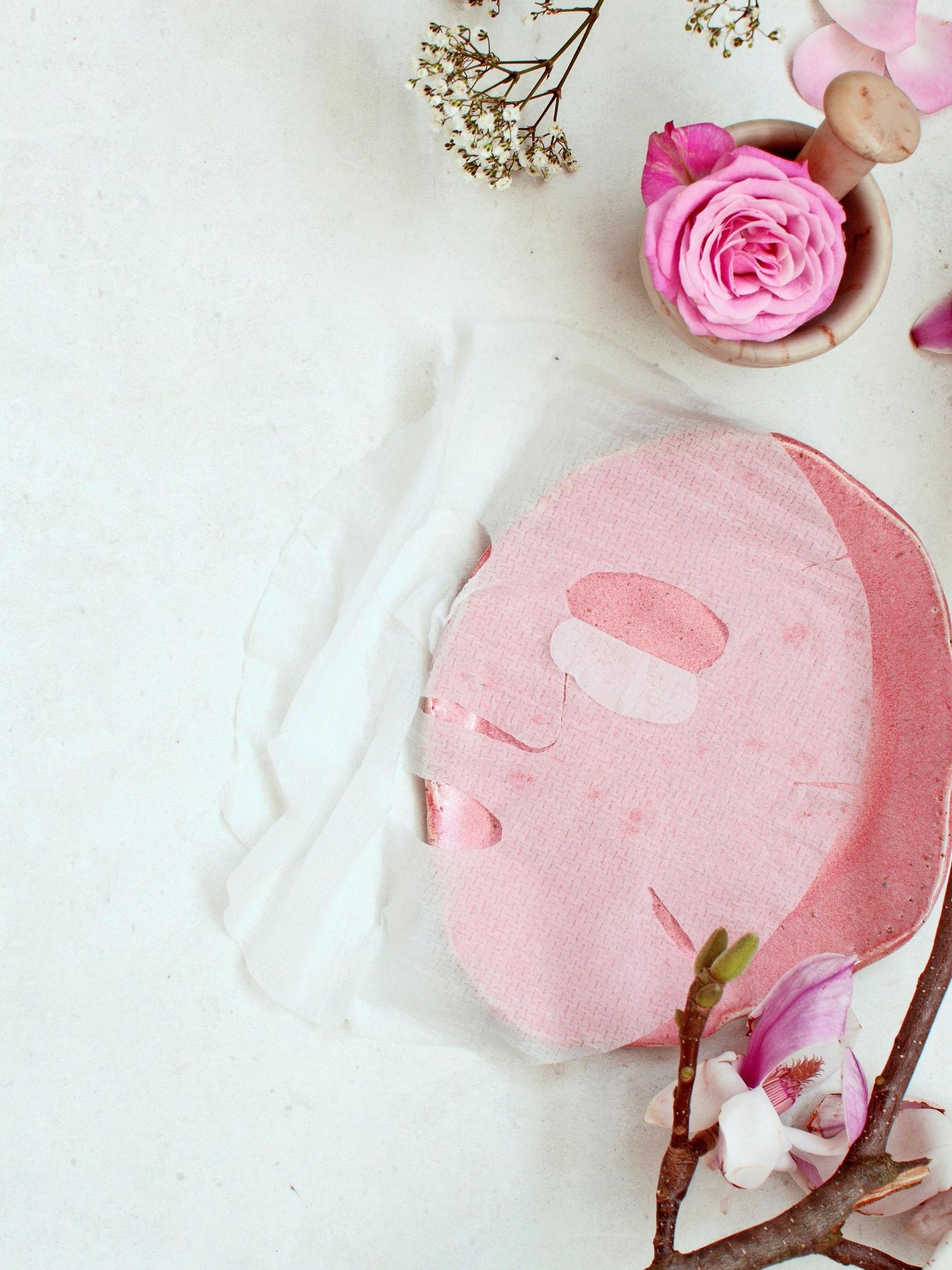 Tee se itse: kosteuttava kangasnaamio raikastaa ihon