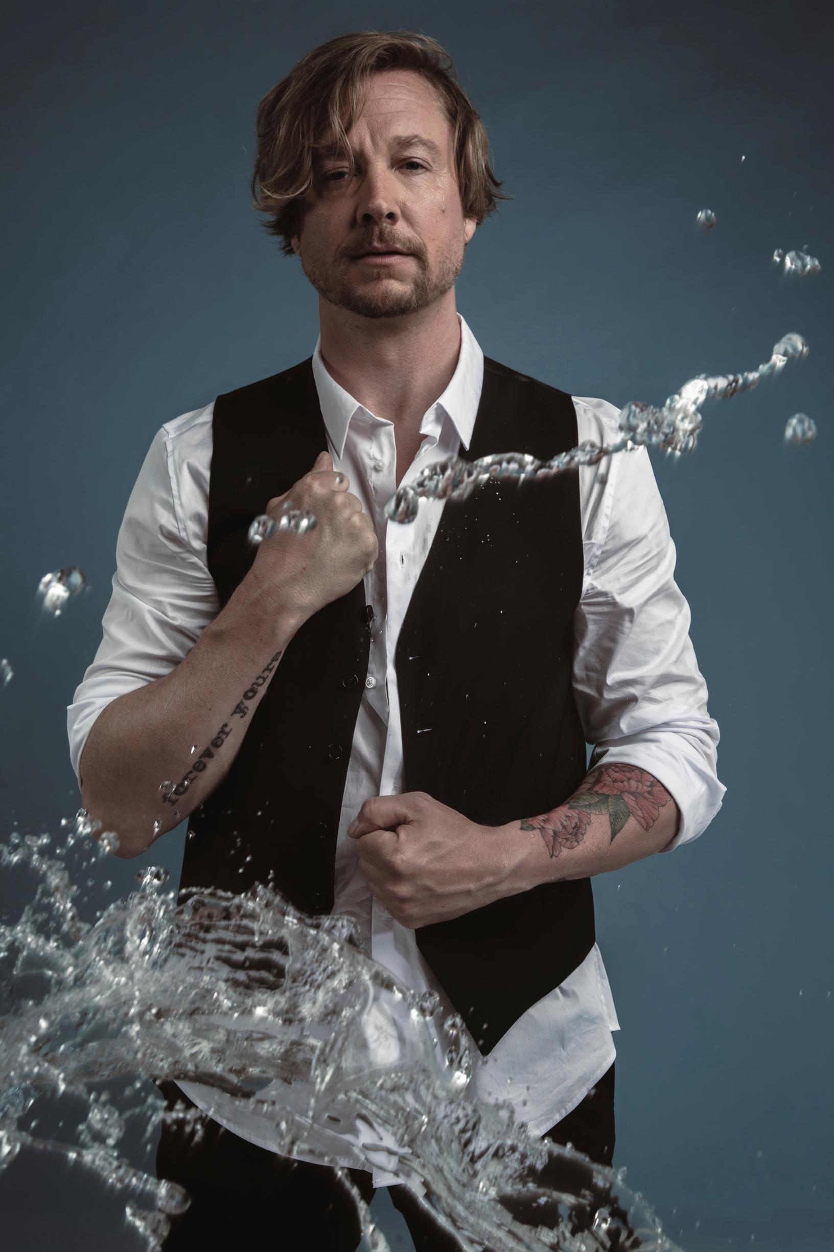 Samu Haber ei pelkää omia mokiaan: ”Epäonnistumiset ovat vain materiaalia saunan lauteilla kerrottavaksi”