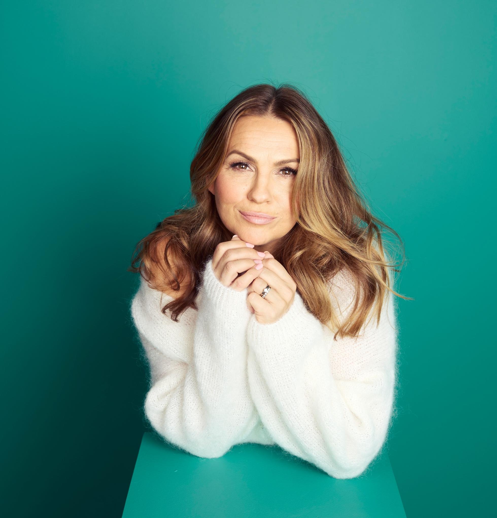 Janina Fry meni terapiaan, koska halusi käsitellä alkoholismia lapsuuden perheessään: ”Nyt olen saanut blaablaablaa-terapiasta tarpeekseni”