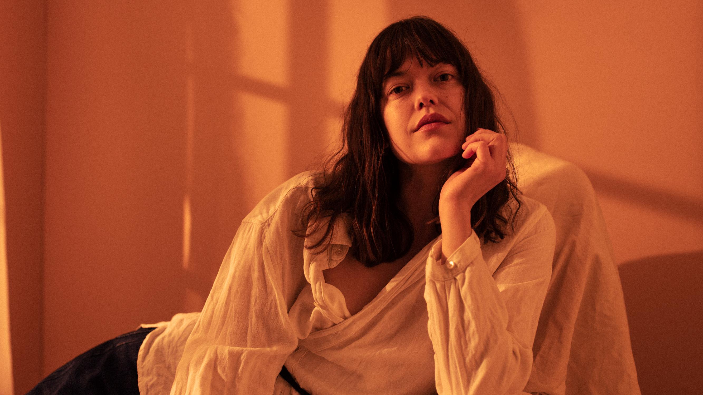 Kun tuntematon mies hyökkäsi Annan, 34, kimppuun puistossa, hän alkoi saada paniikkikohtauksia – löysi avun tästä terapiamenetelmästä